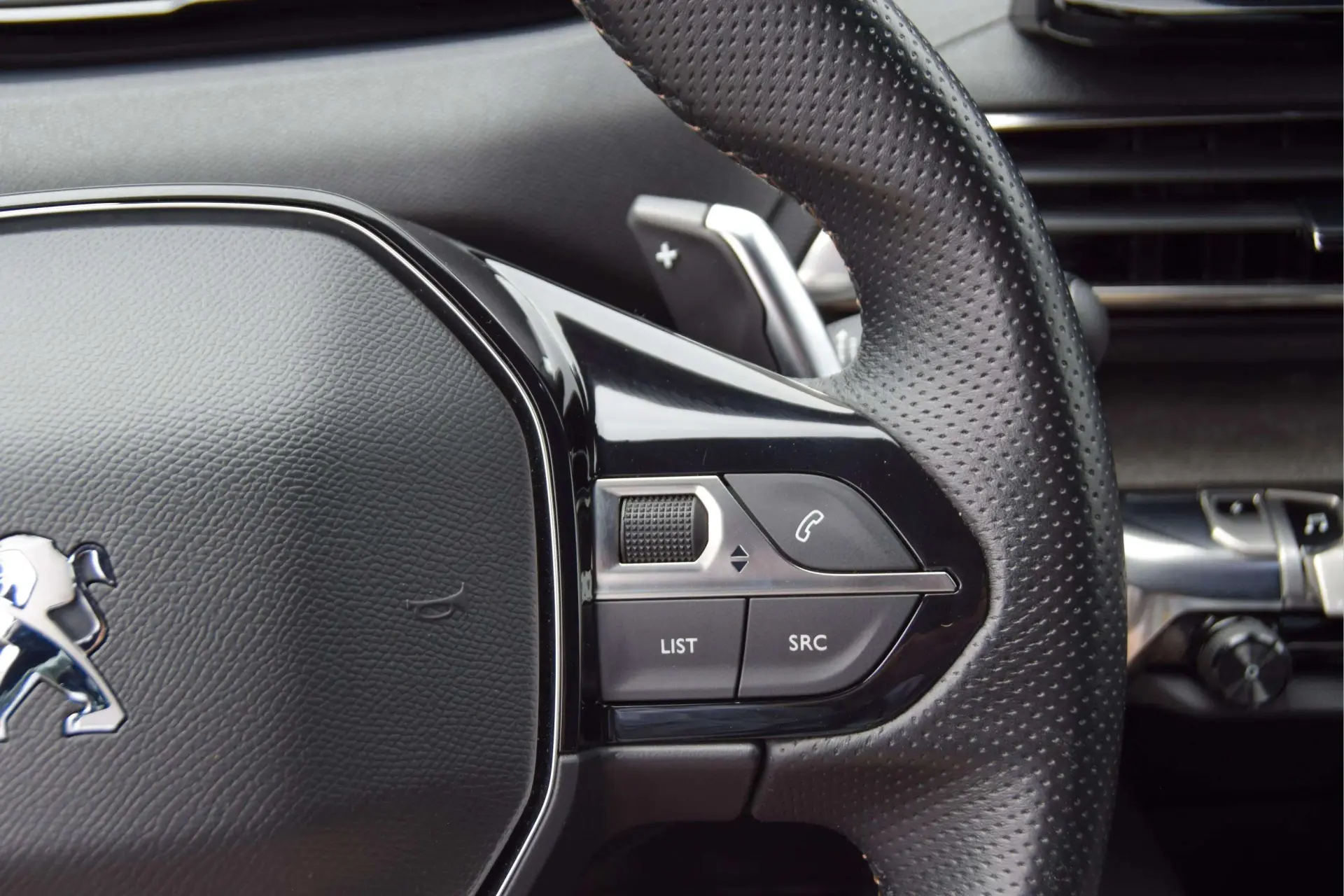 Peugeot 3008 1.6 Hybrid GT e-EAT8 13