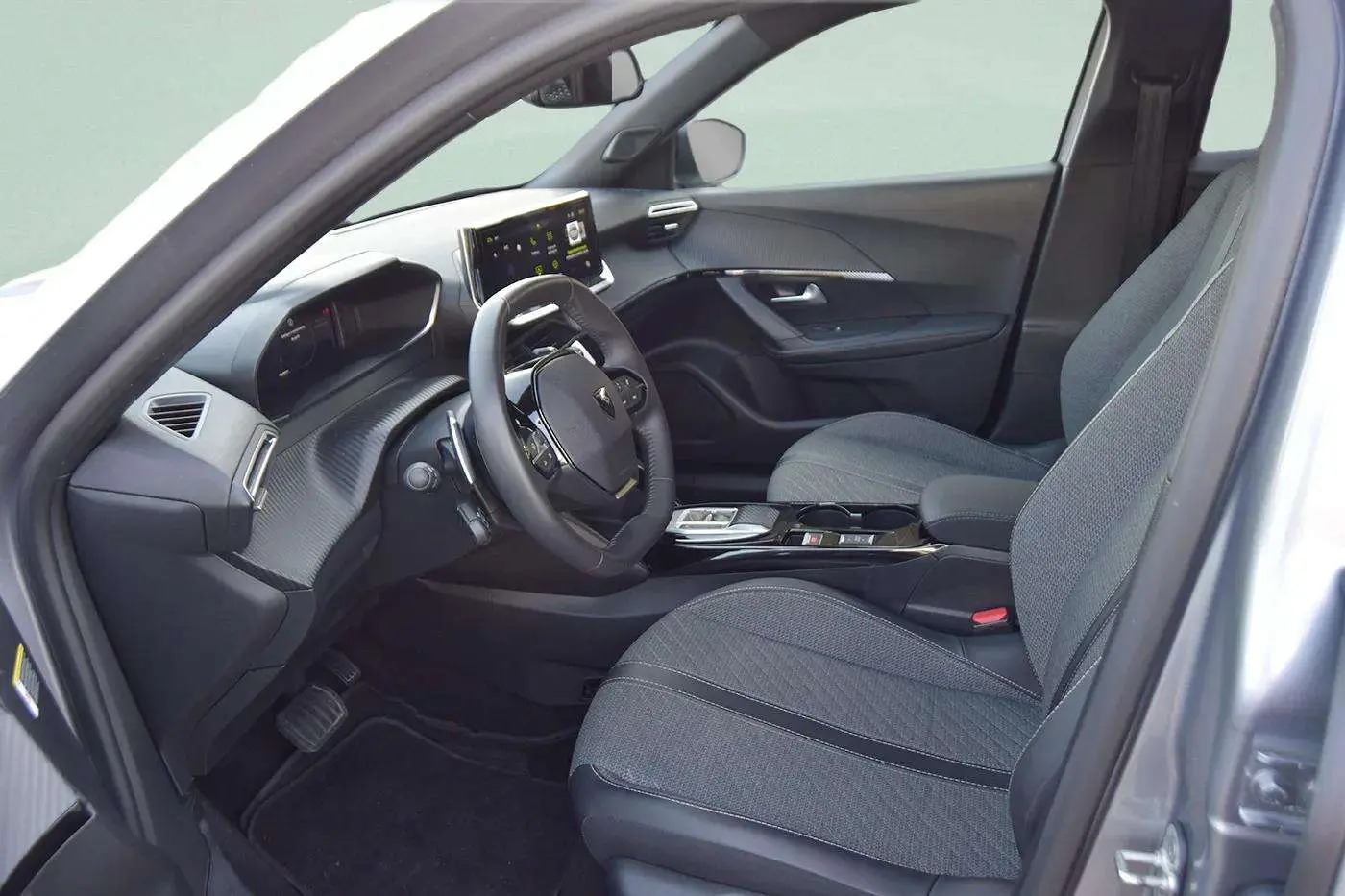 Peugeot 2008 1.2 Hybrid Allure e-DCS6 9