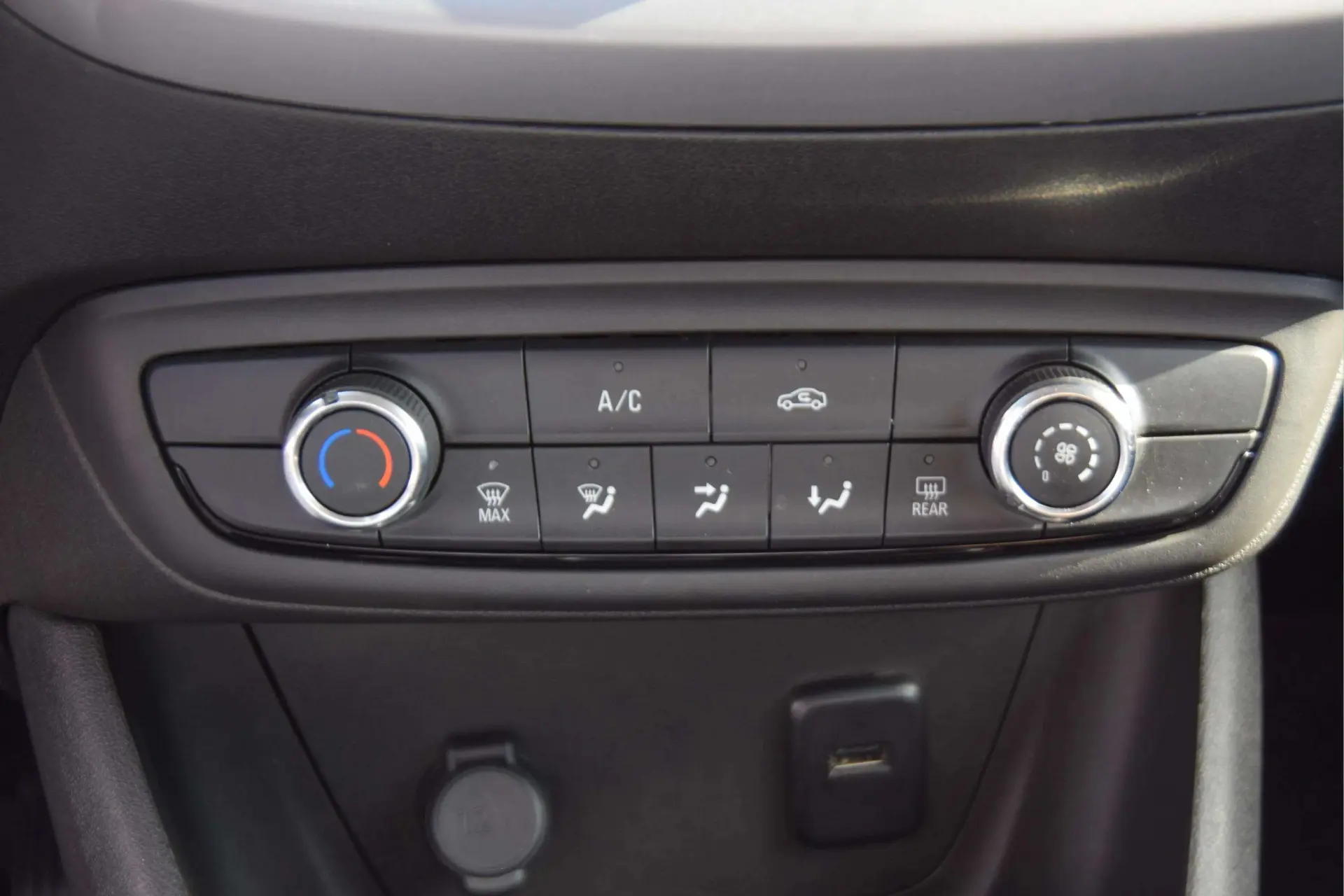 Opel Crossland X 1.2 Business Edition 20