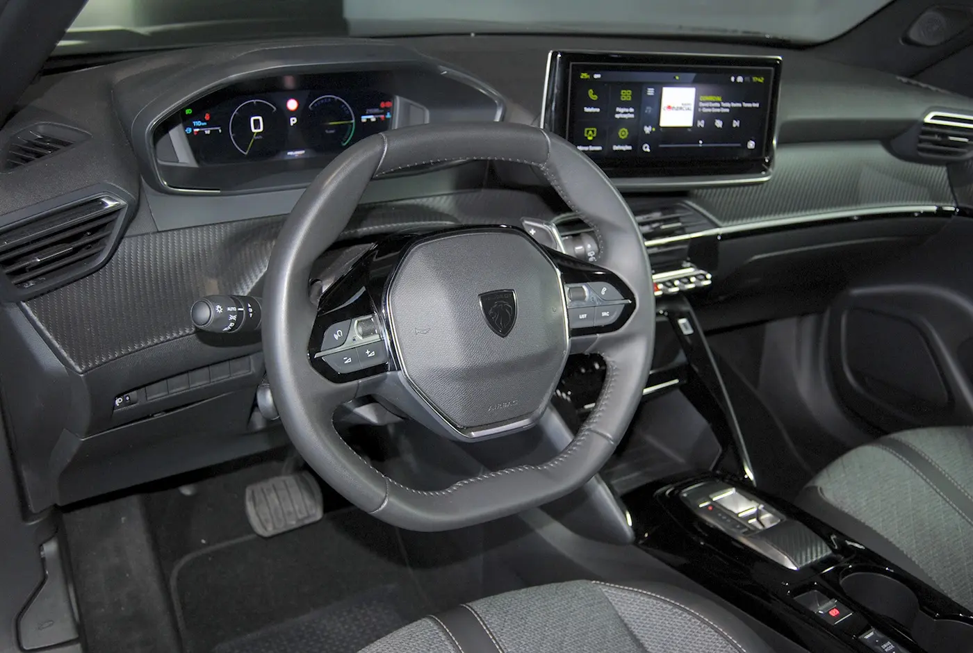 Peugeot 2008 1.2 Hybrid Allure e-DCS6 15