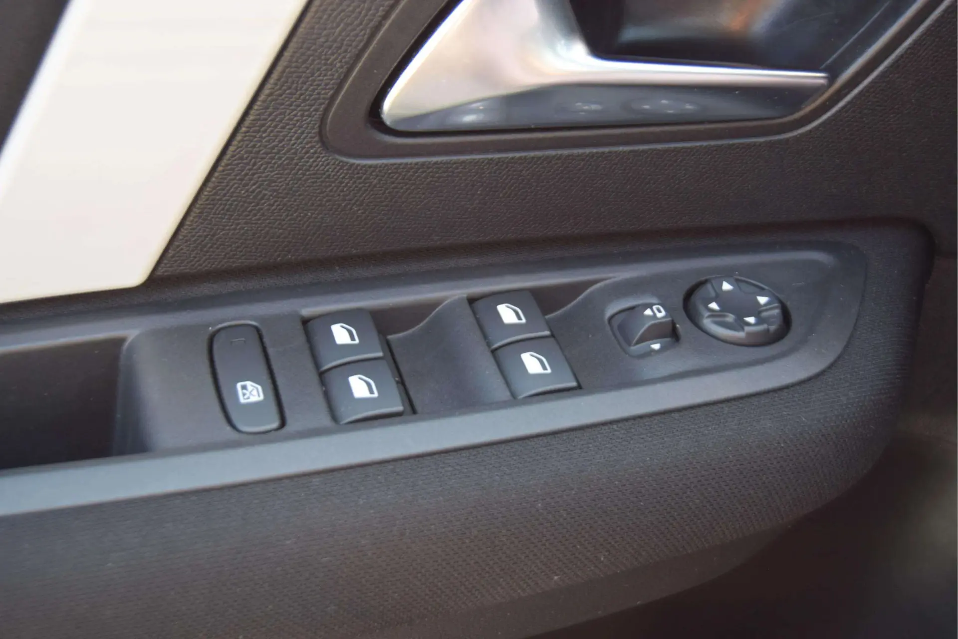 Citroen C4 1.2 Hybrid Plus e-DSC6 26