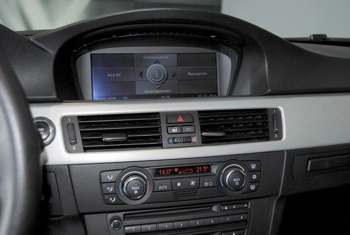 BMW 320 D COUPE 24