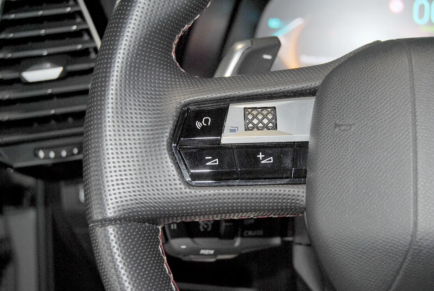 DS DS7 E-Tense Performance Line 25