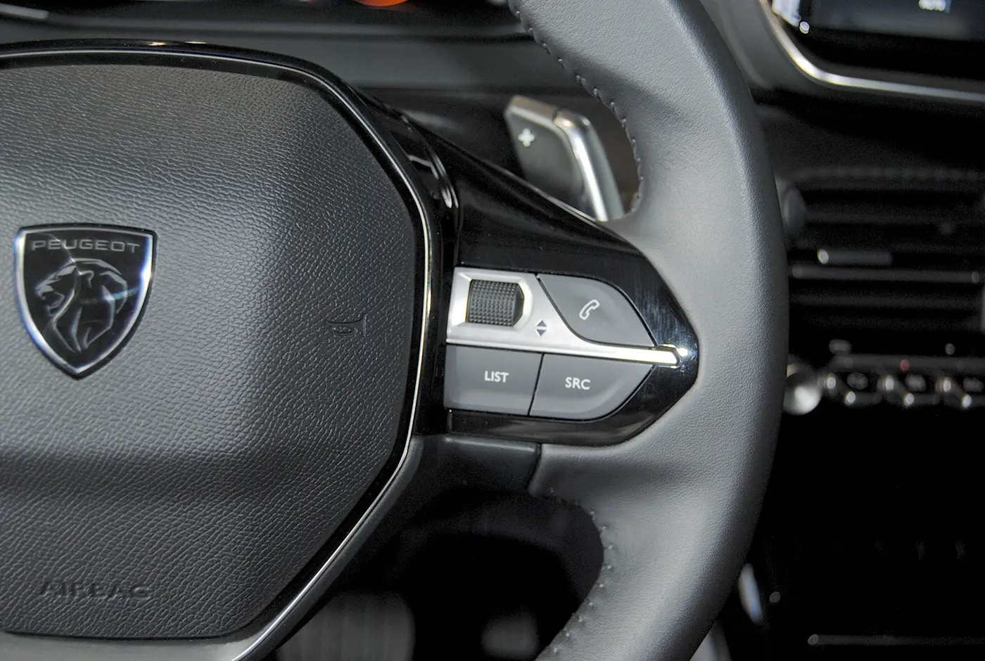 Peugeot 208 1.2 Hybrid Allure e-DCS6 22