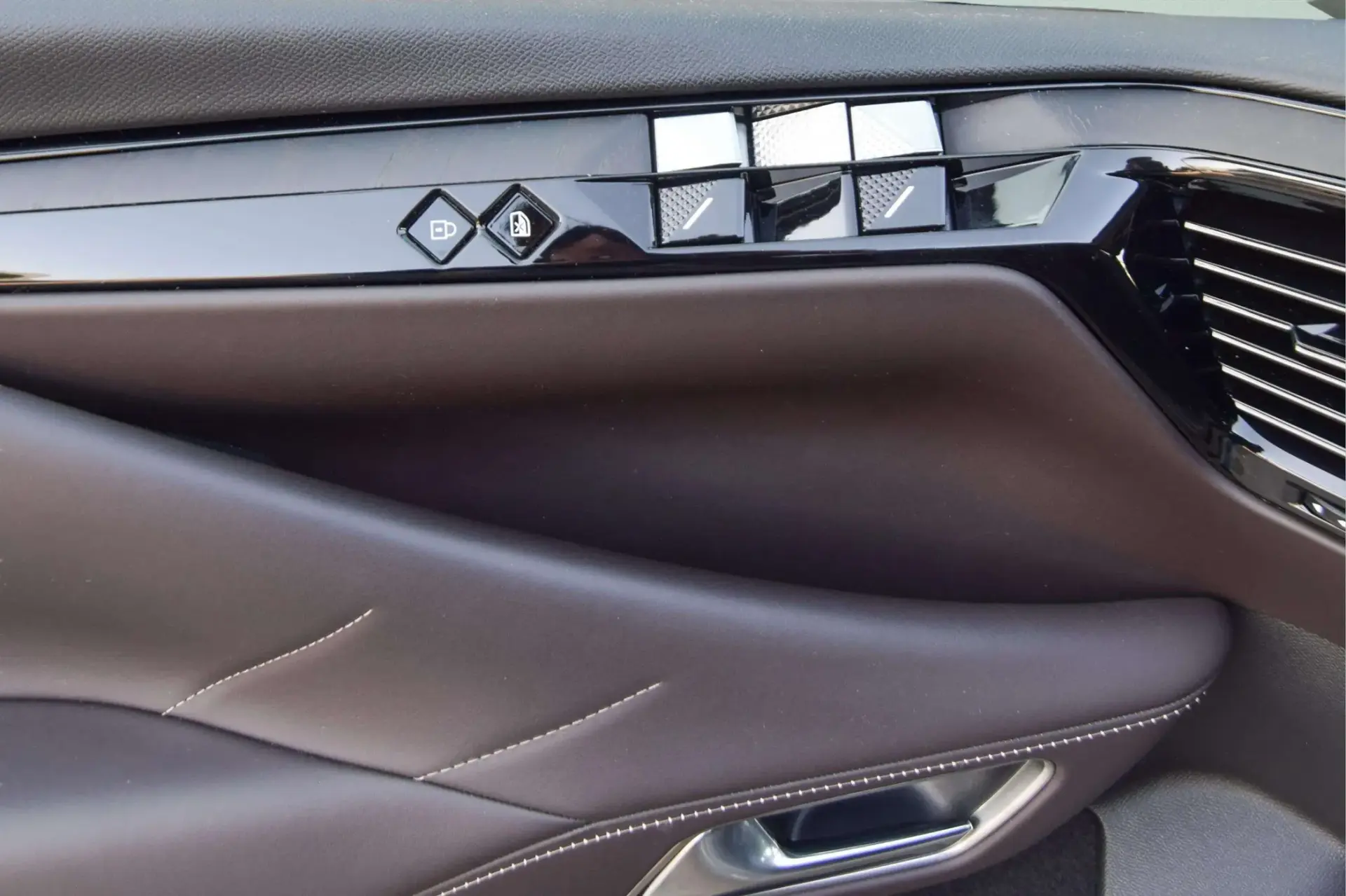 DS DS4 E-Tense La Première EAT8 20