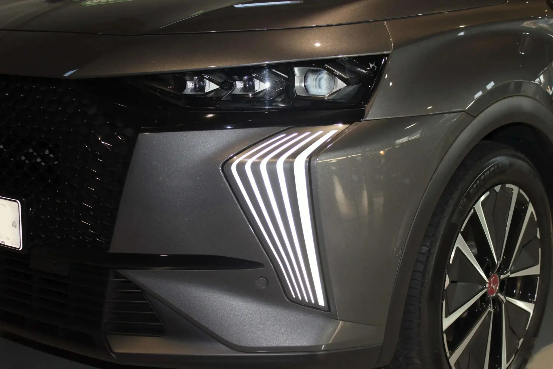 DS DS7 E-Tense 4x4 Performance Line + 11