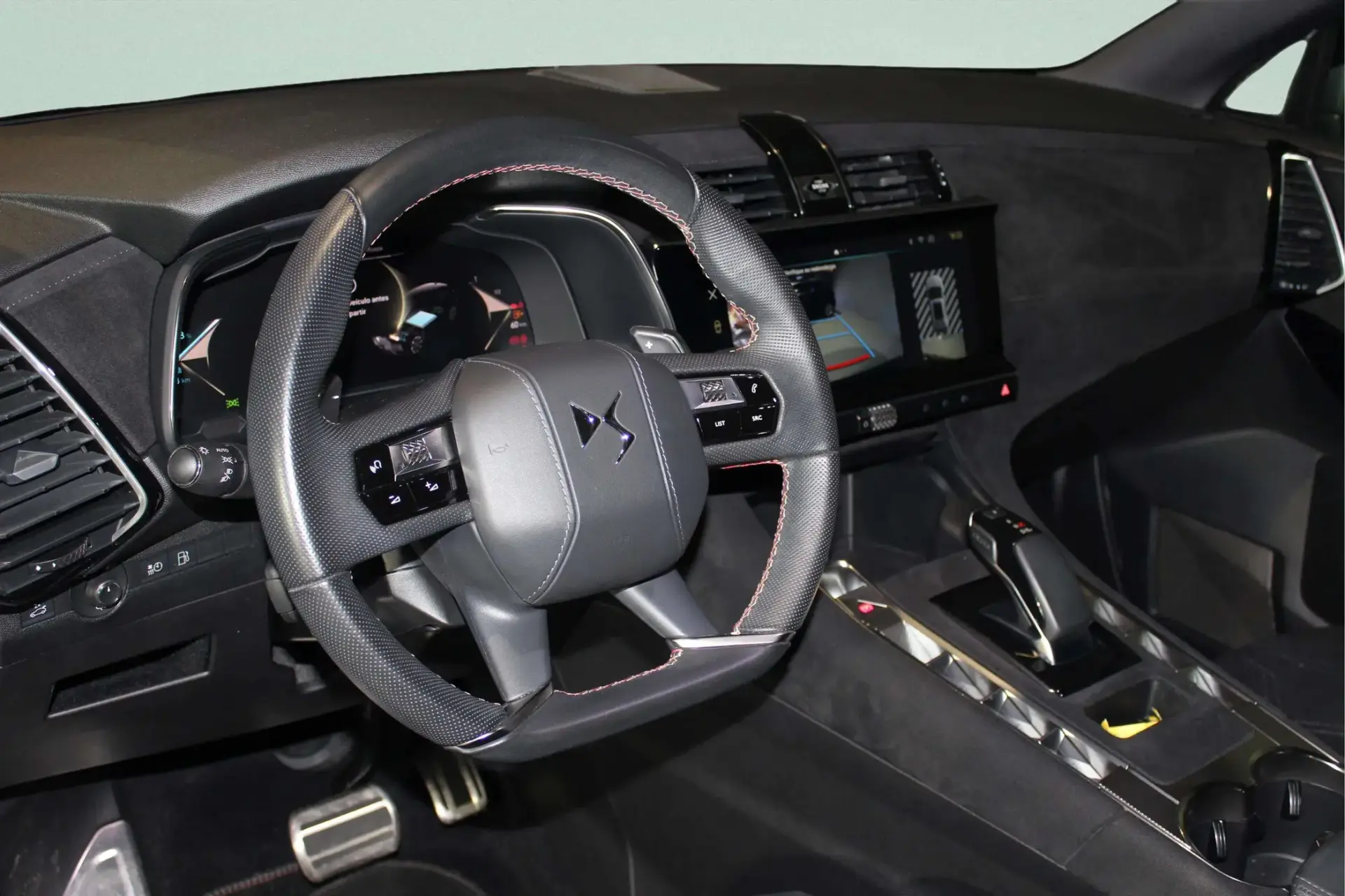 DS DS7 E-Tense 4x4 Performance Line + 16