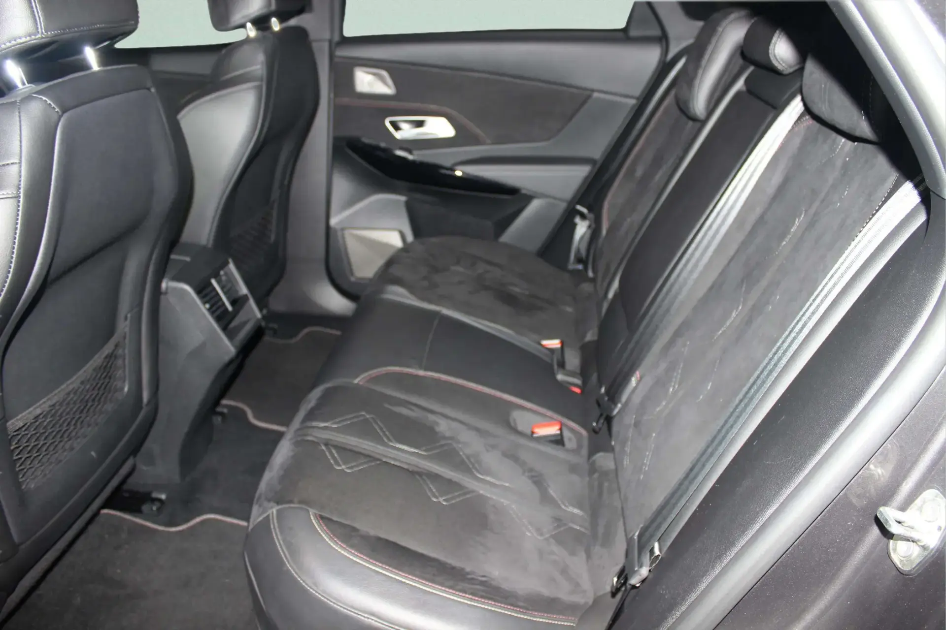 DS DS7 E-Tense 4x4 Performance Line + 18