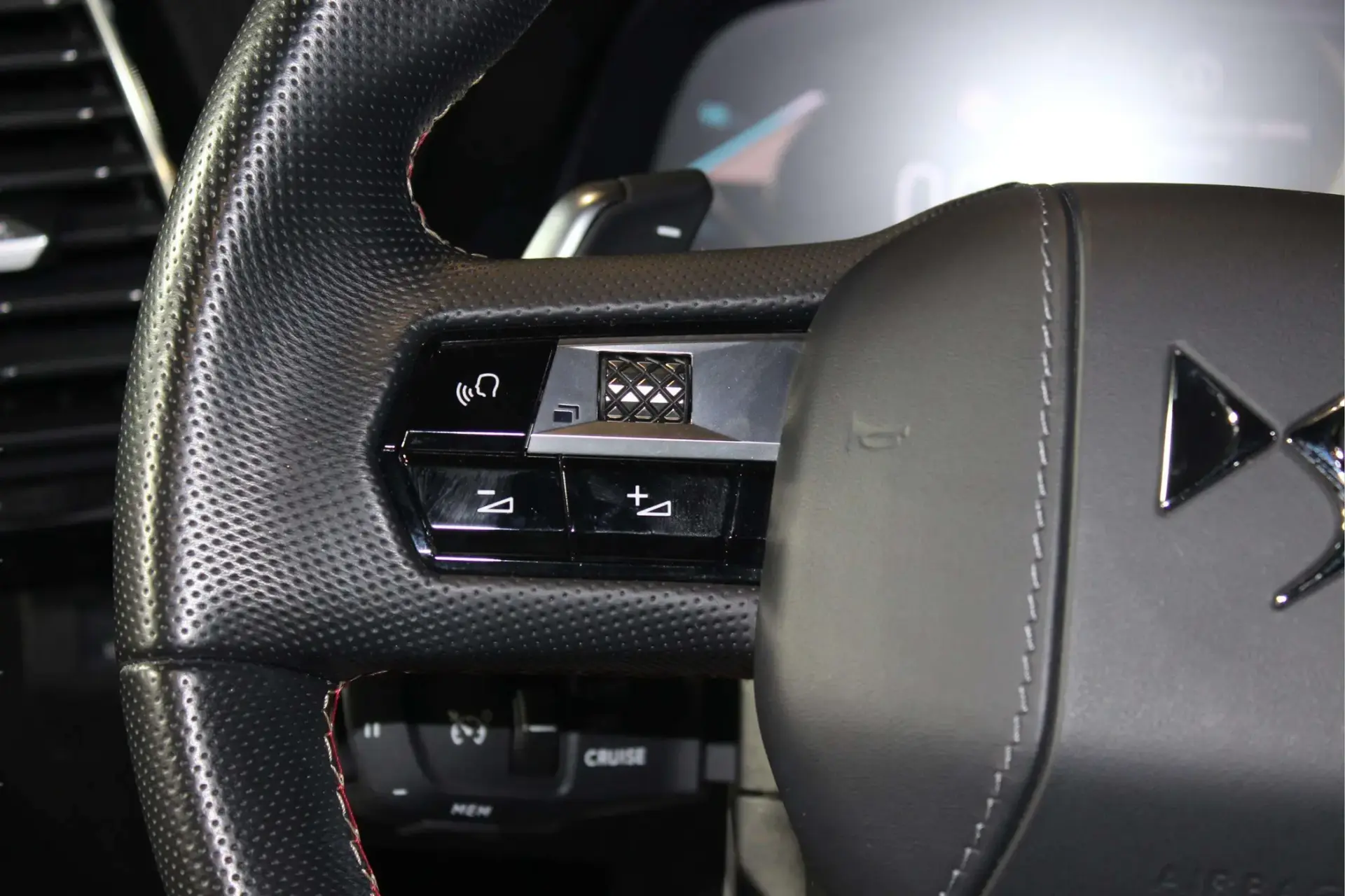 DS DS7 E-Tense 4x4 Performance Line + 23