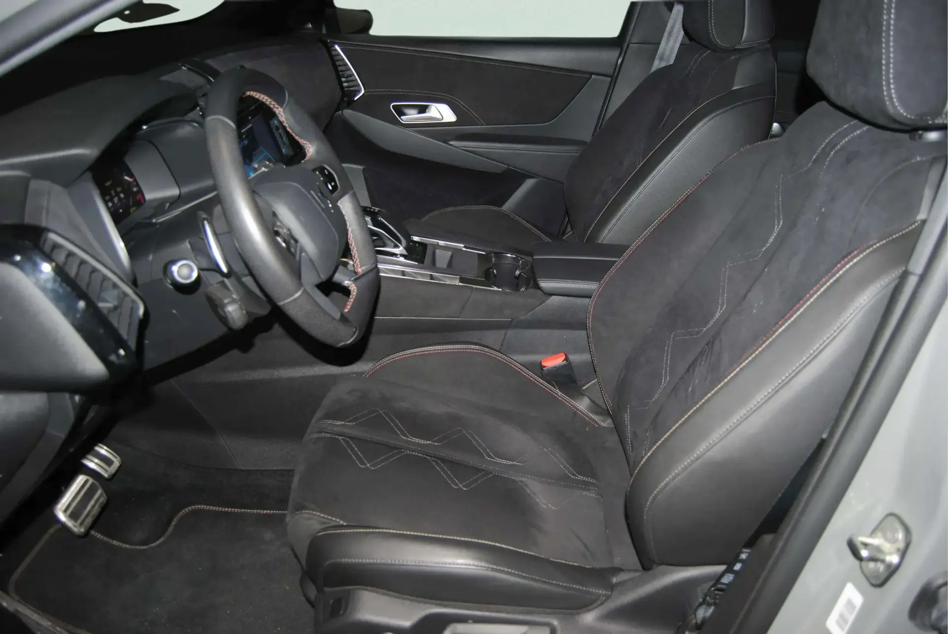 DS DS7 E-Tense Performance Line 17