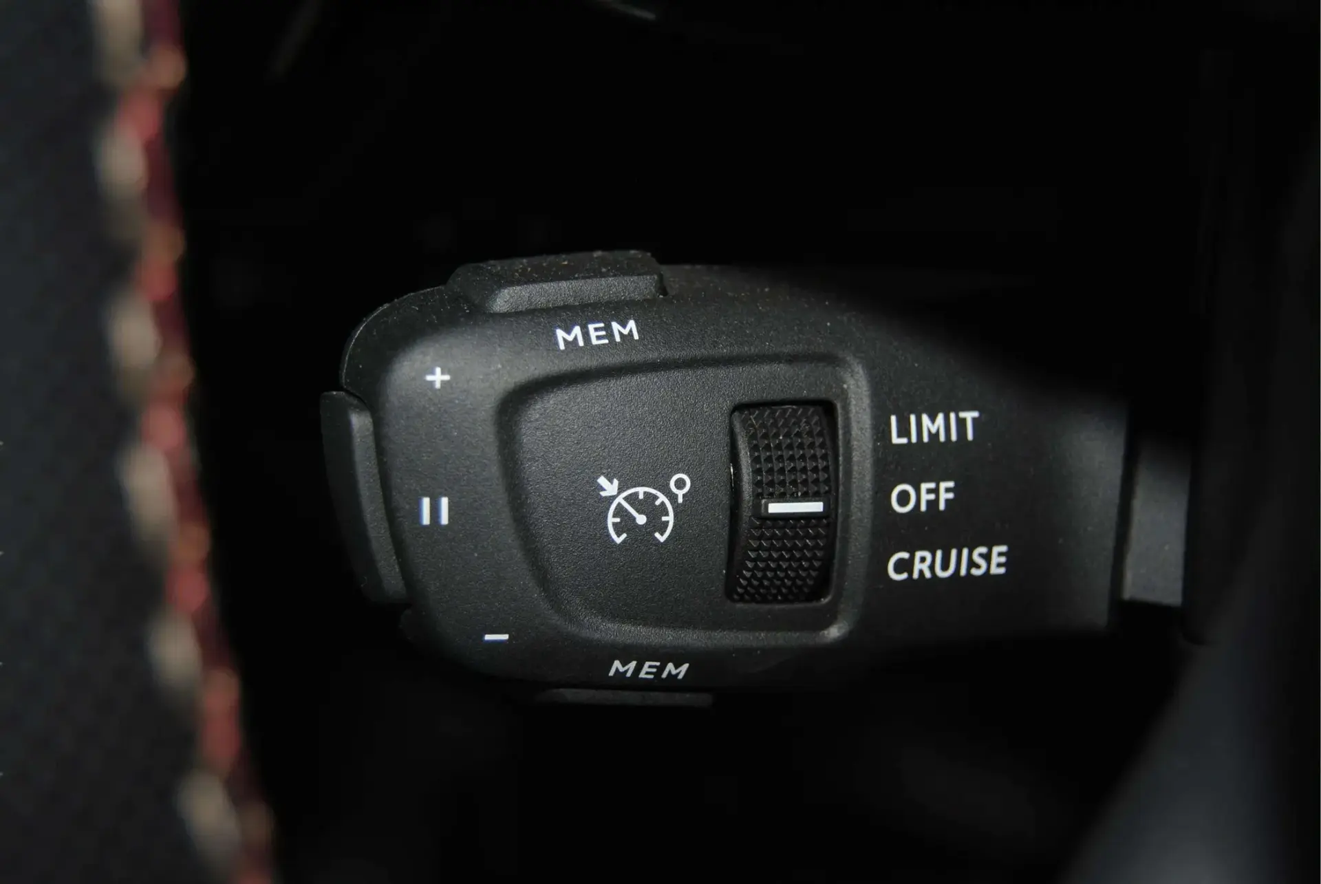 DS DS7 E-Tense Performance Line 34