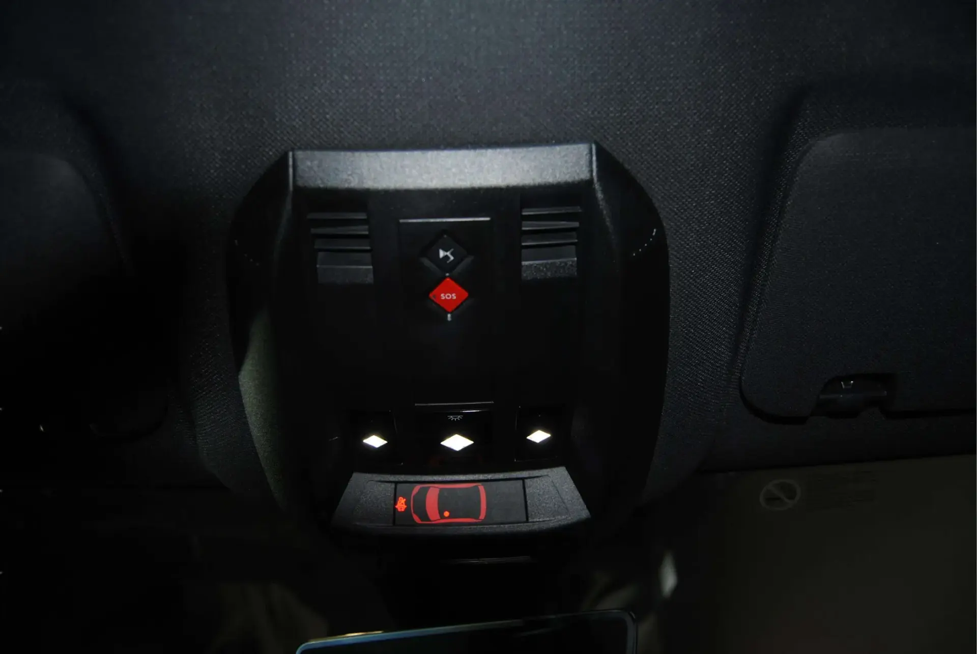 DS DS7 E-Tense Performance Line 37