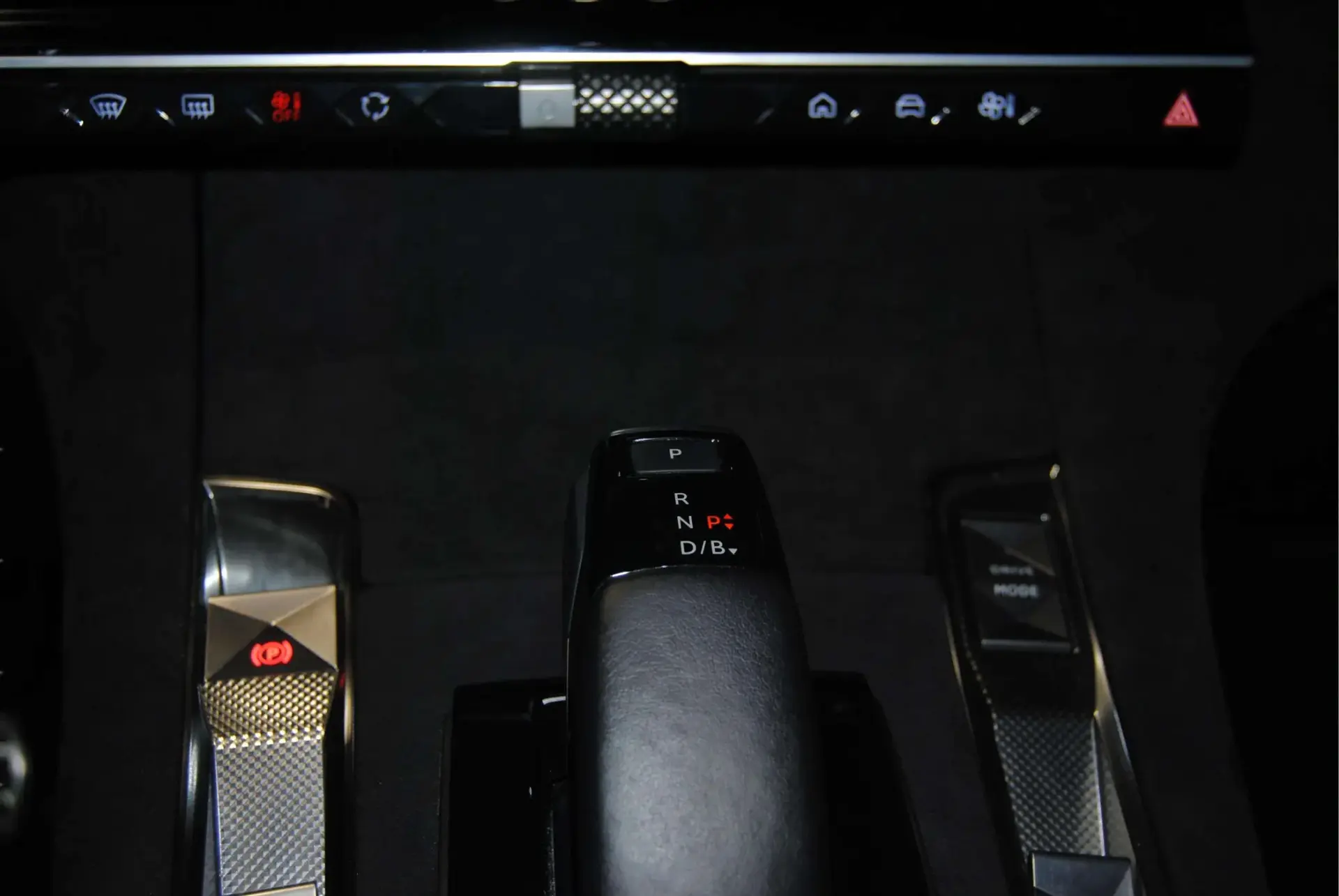 DS DS7 E-Tense Performance Line 36