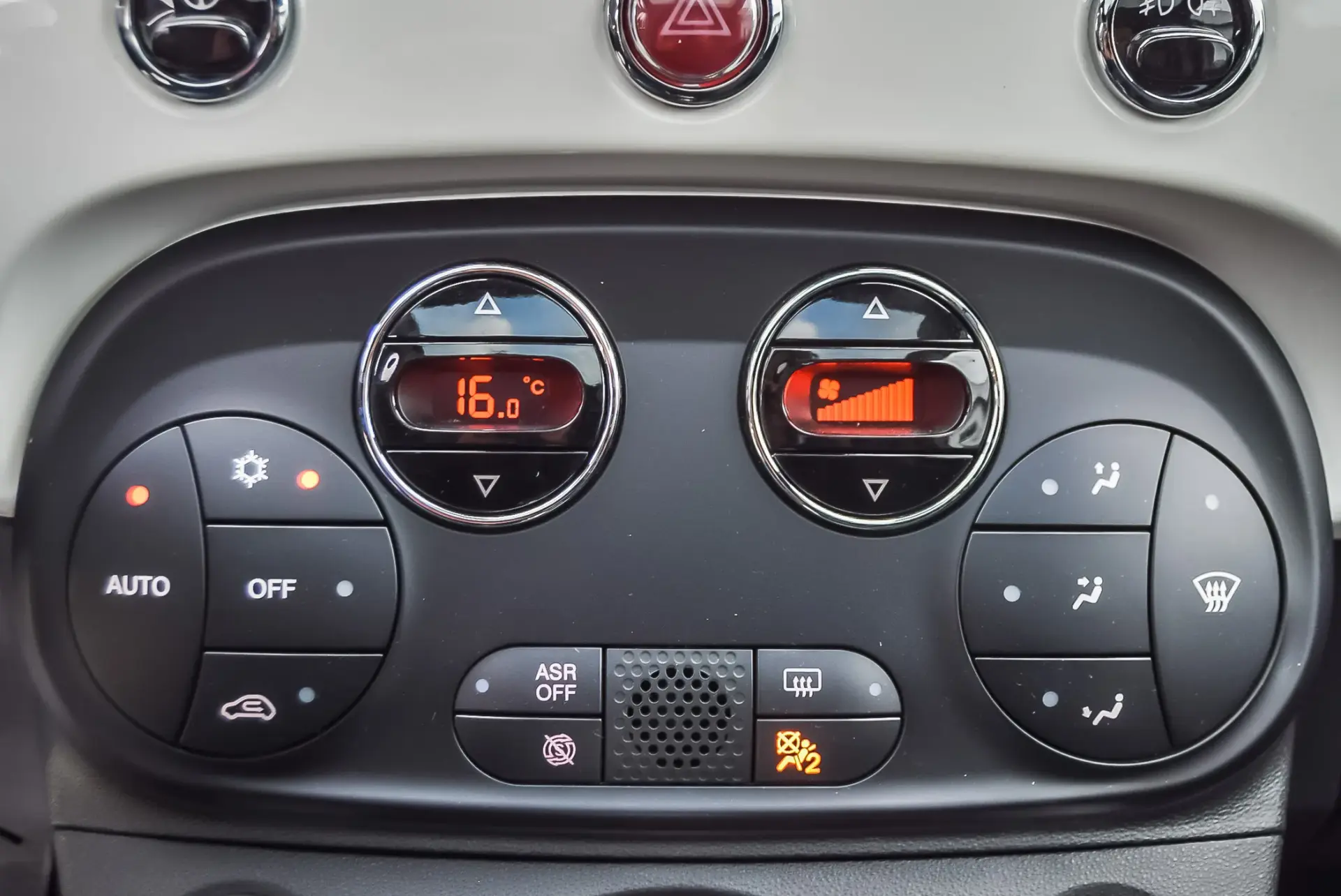 Fiat 500C 1.0 Hybrid Pack Style Plus 14