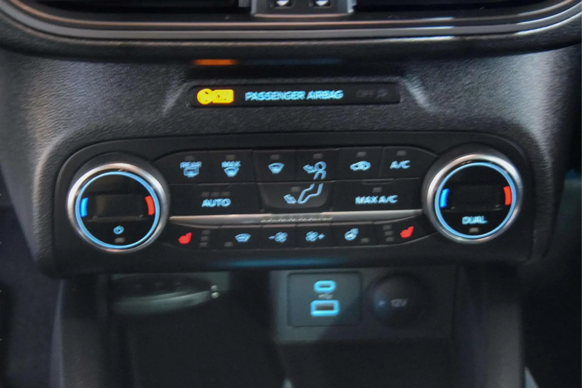 Ford Focus SW 1.0 EcoBoost ST-Line 10