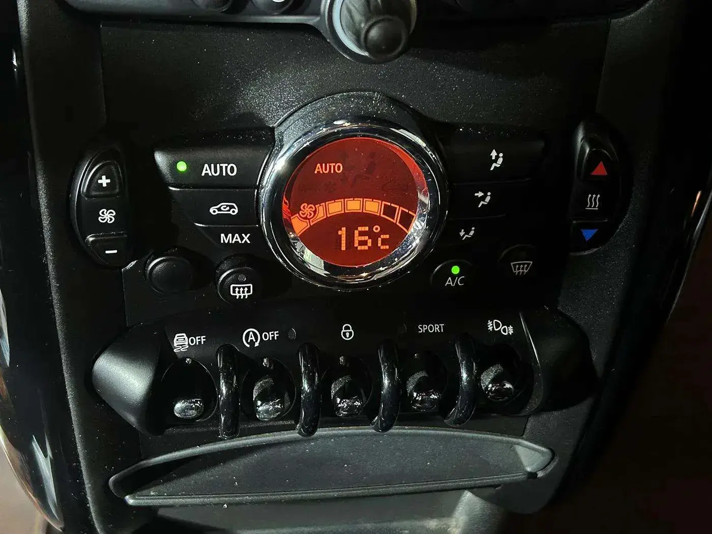 MINI Countryman Cooper SD ALL4 33