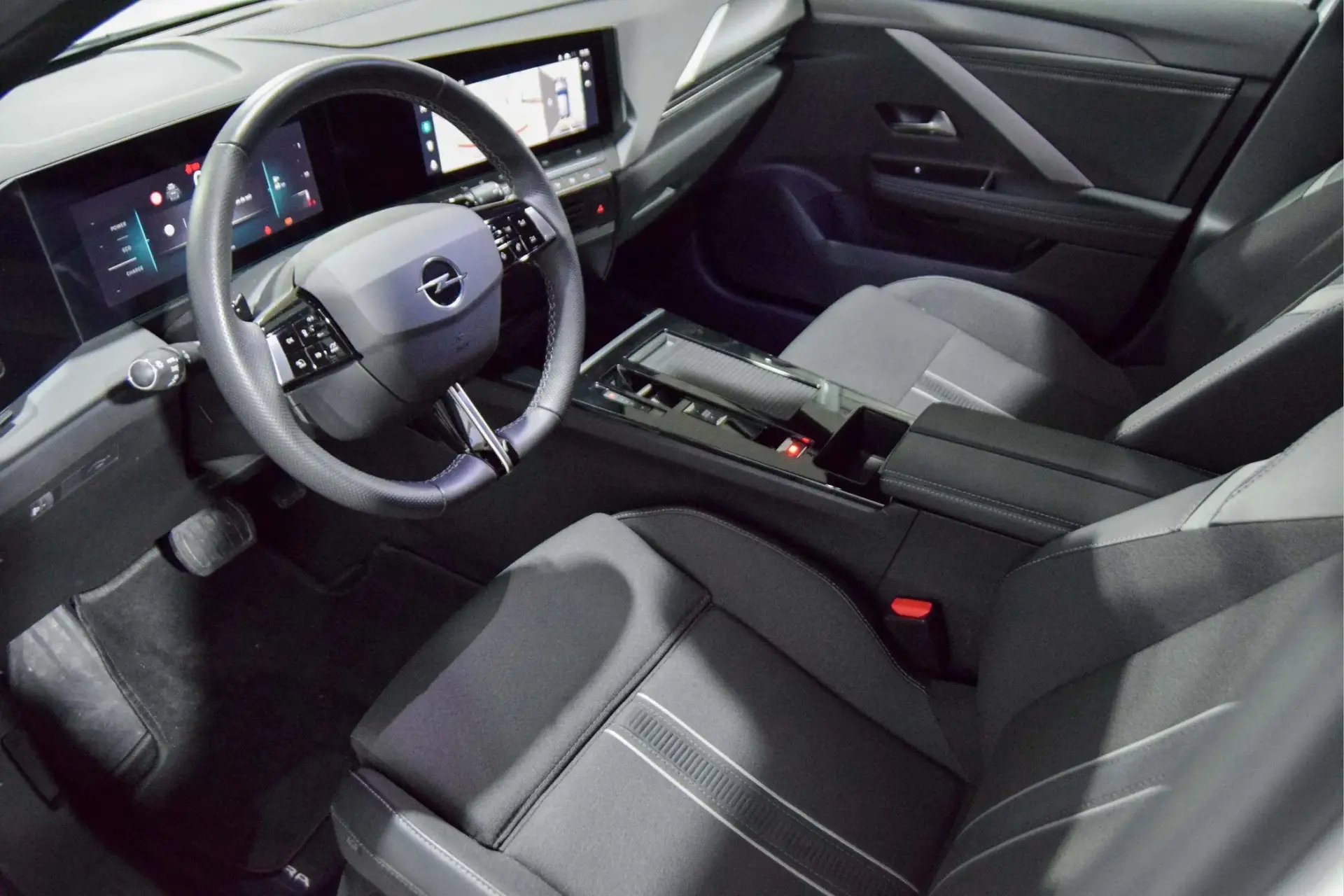 Opel Astra Sports Tourer 1.2 T Hybrid GS eDCT 11