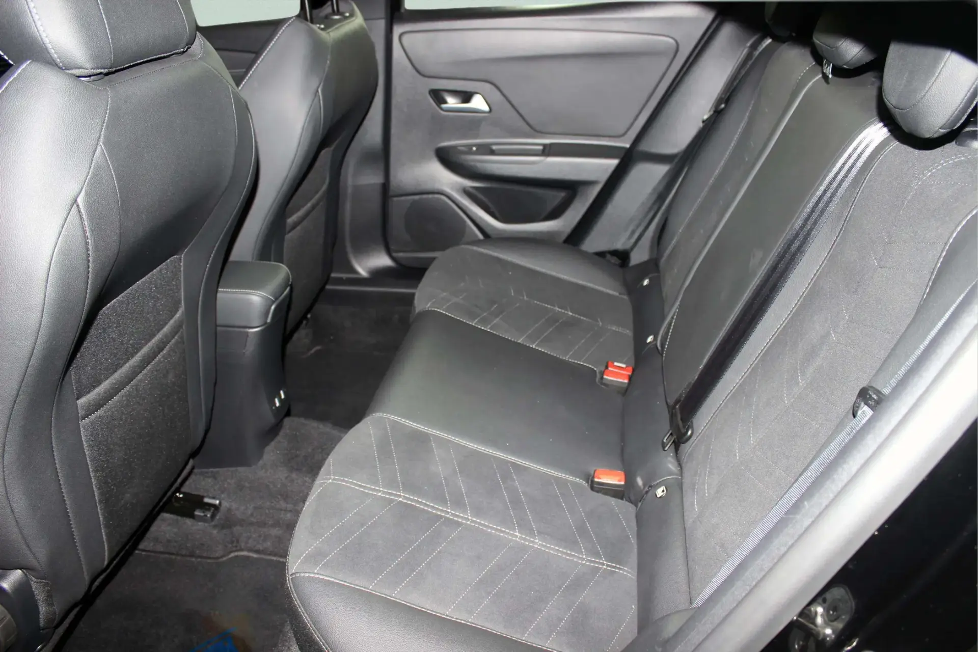 Opel Mokka 1.2 Hybrid GS eDCT 15
