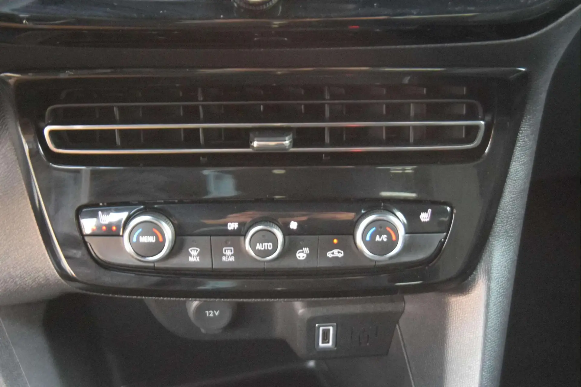 Opel Mokka 1.2 Hybrid GS eDCT 15