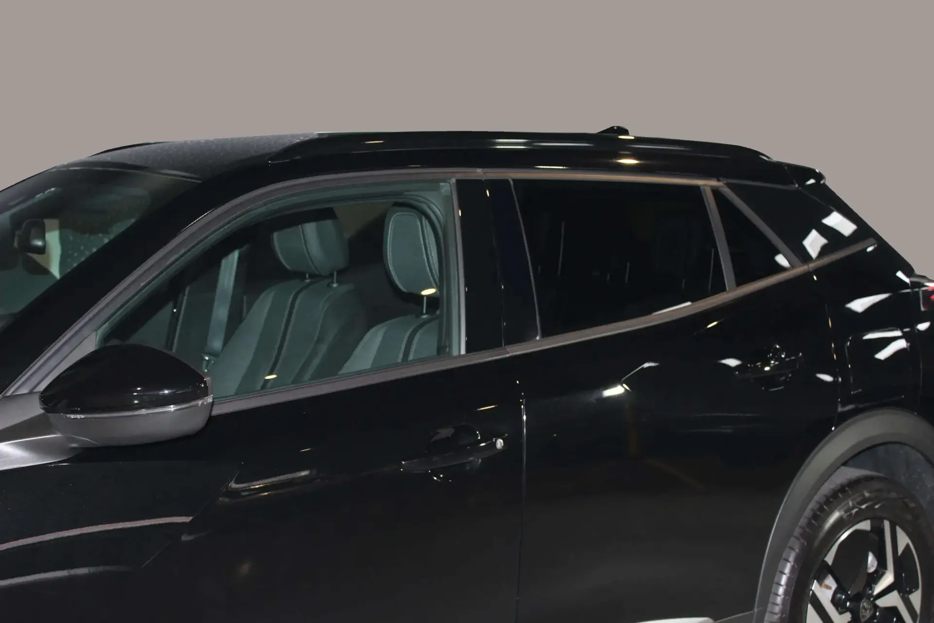 Peugeot 2008 1.2 Hybrid Allure e-DCS6 11