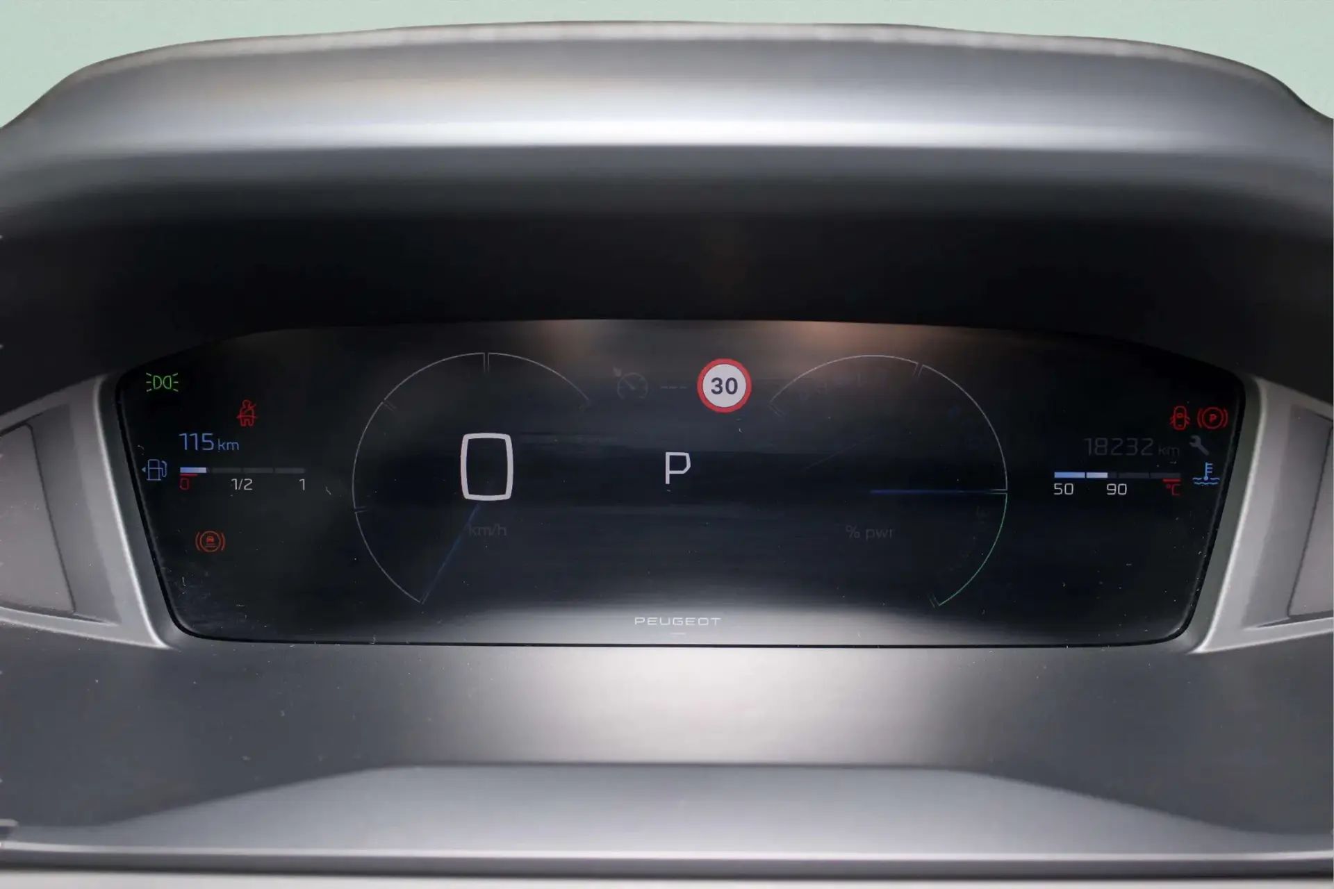 Peugeot 2008 1.2 Hybrid Allure e-DCS6 37
