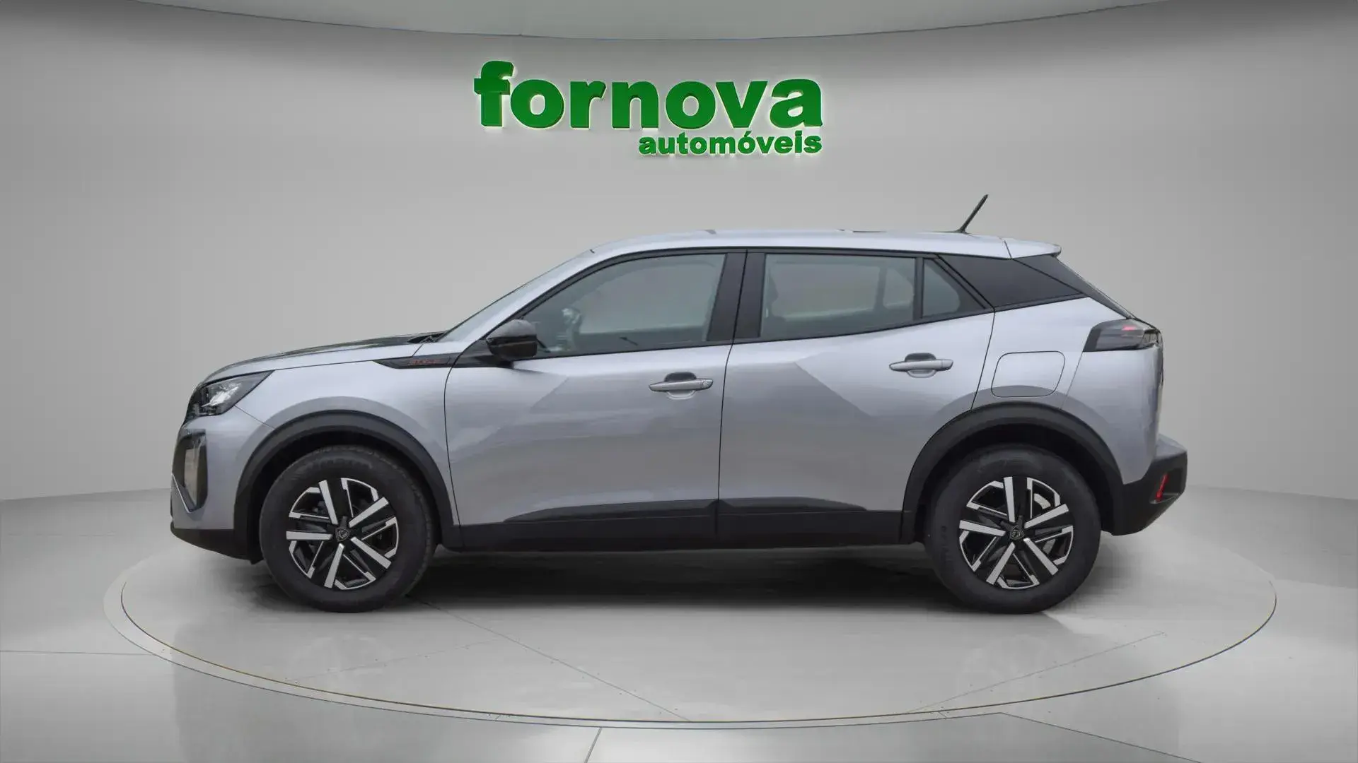Peugeot 2008 1.2 PureTech Style 8