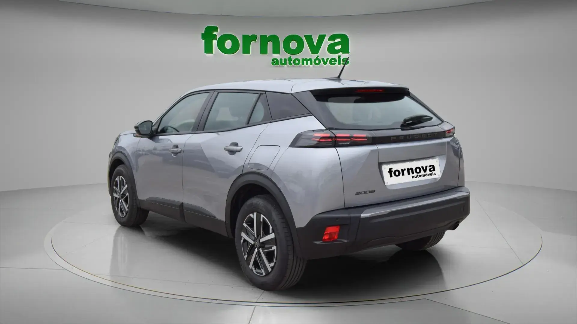 Peugeot 2008 1.2 PureTech Style 7