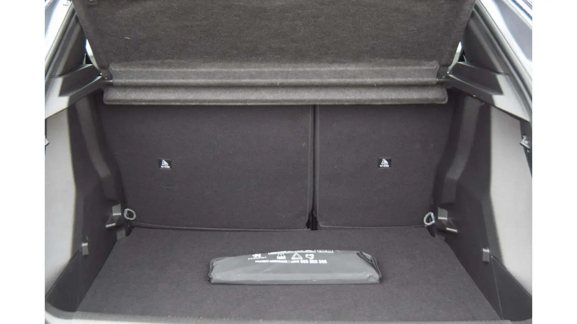 Peugeot 2008 1.2 PureTech Style 12