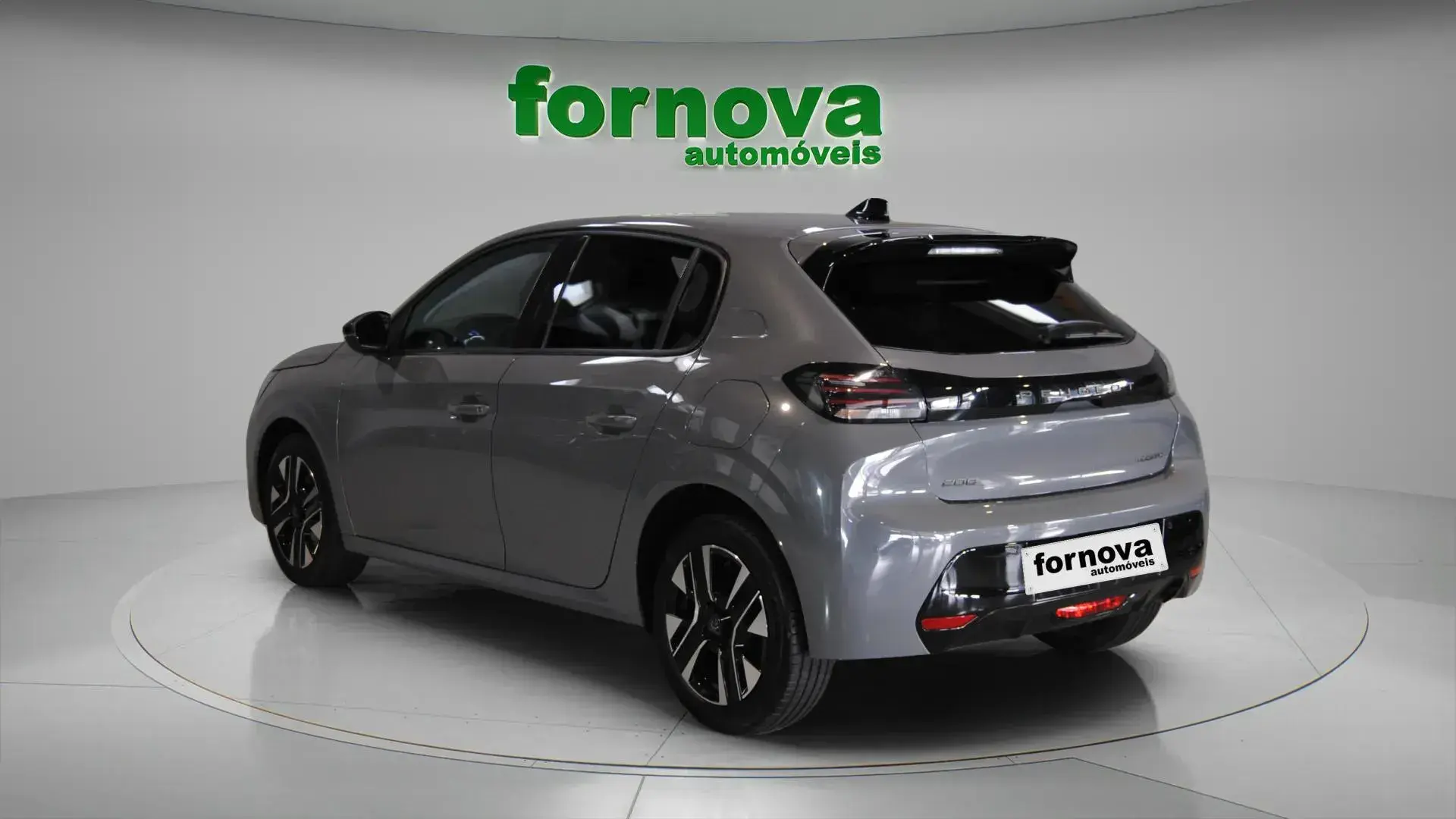 Peugeot 208 1.2 Hybrid Allure e-DCS6 8