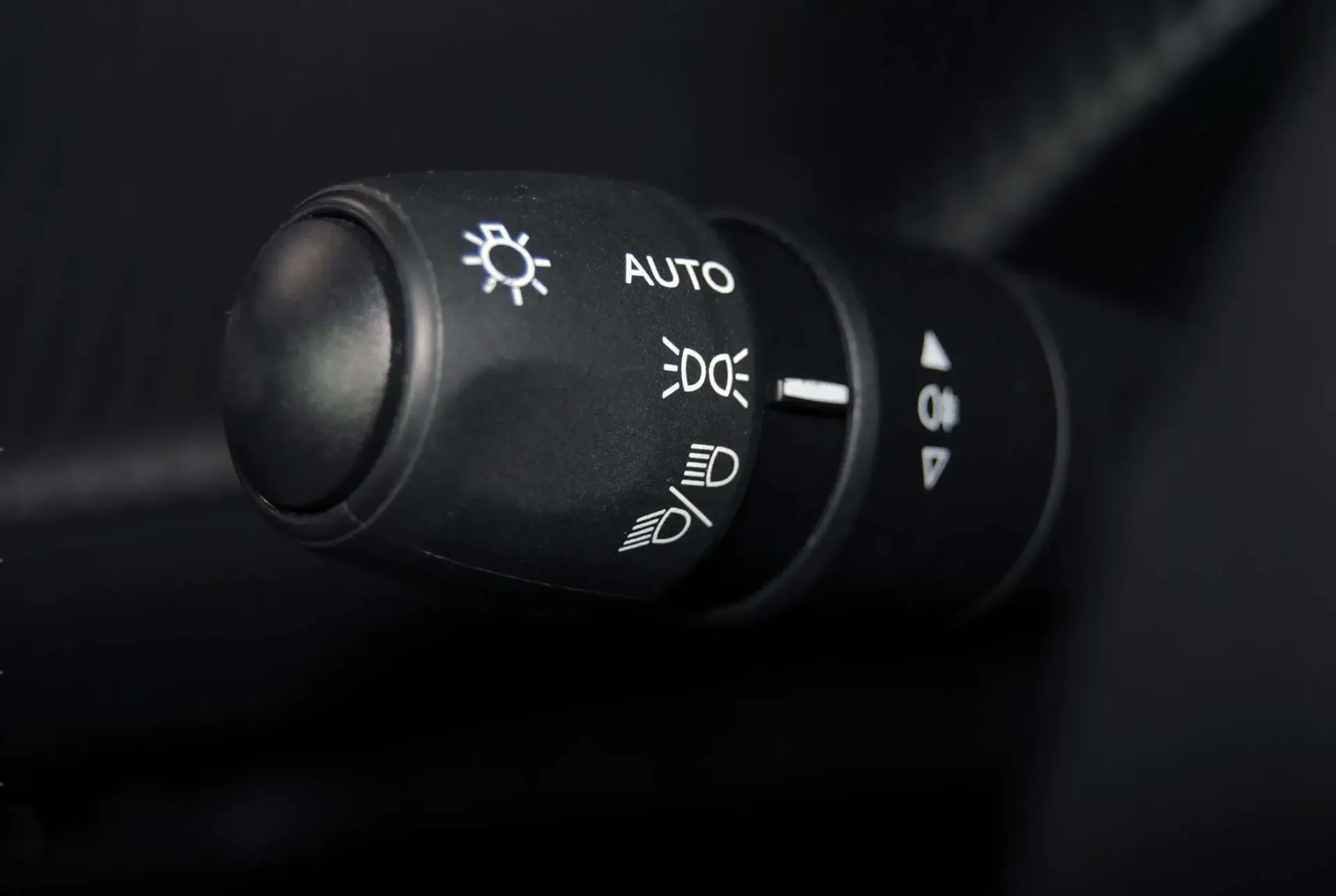 Peugeot 208 1.2 Hybrid Allure e-DCS6 27