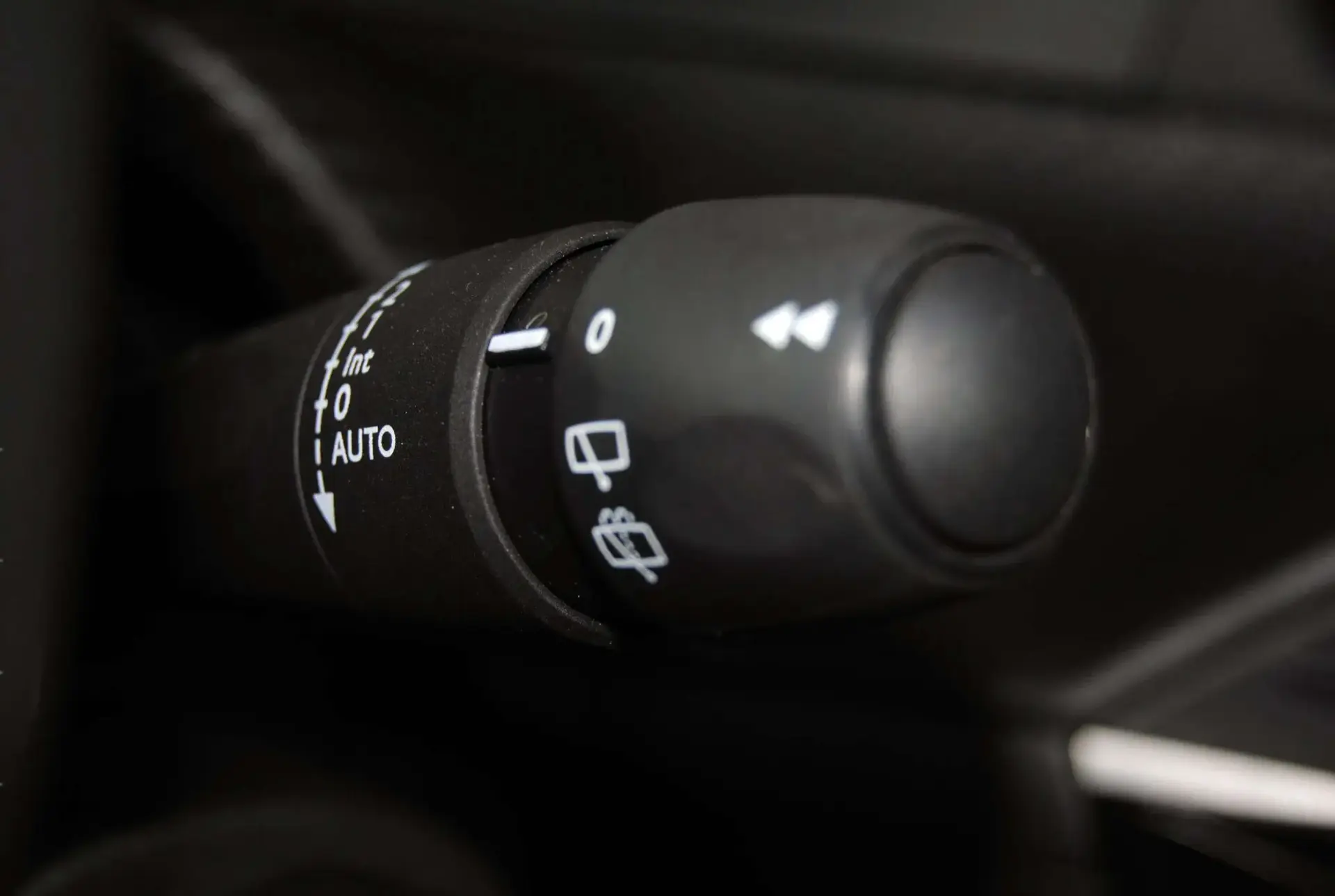 Peugeot 208 1.2 Hybrid Allure e-DCS6 28