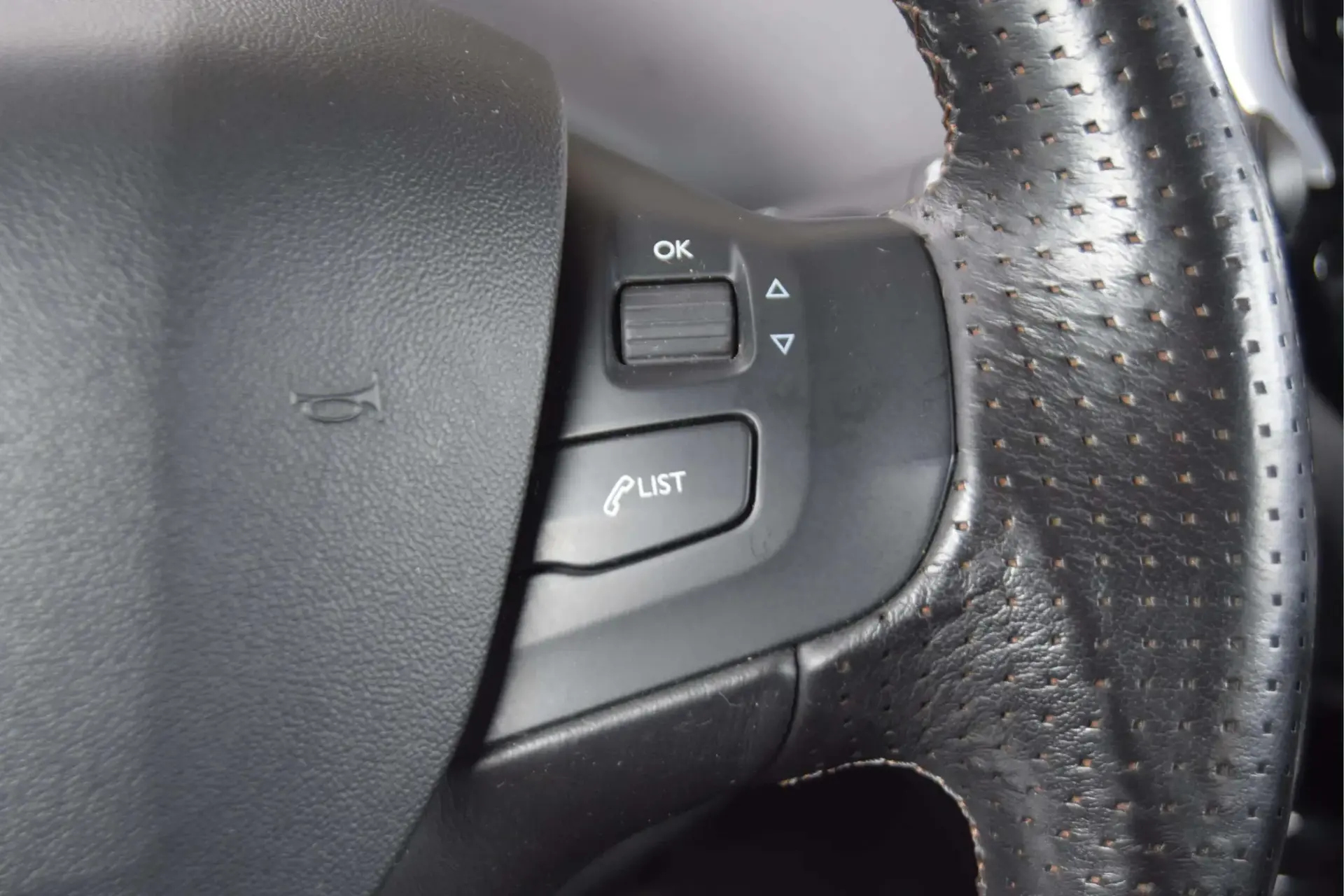 Peugeot 208 1.6 THP Allure 21