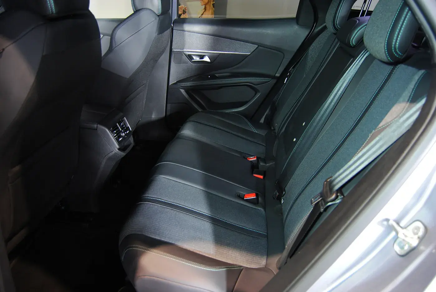Peugeot 3008 1.5 BlueHDi Allure Pack EAT8 17