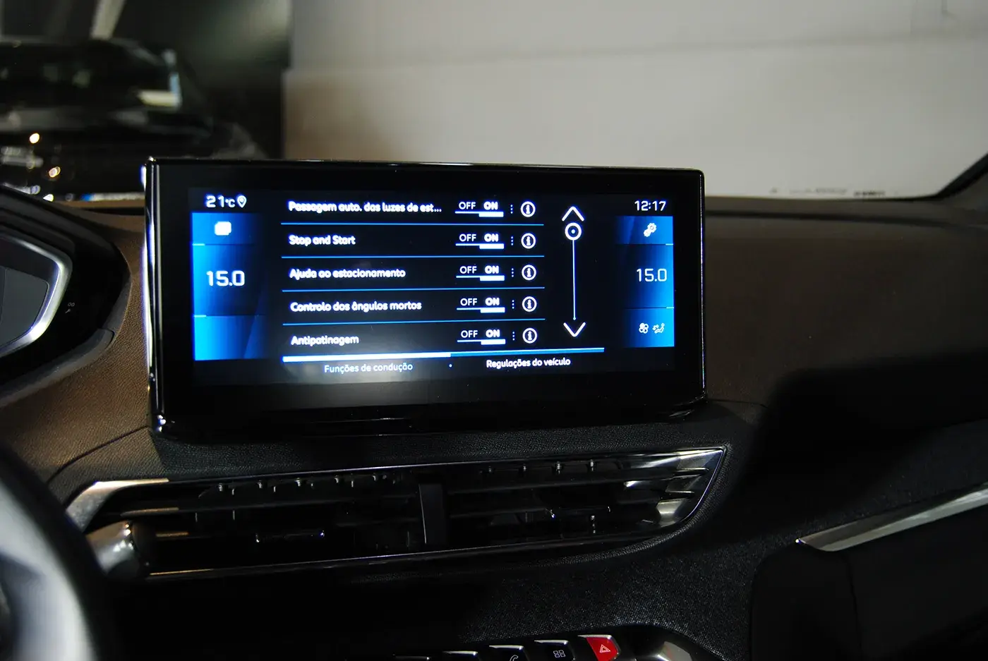 Peugeot 3008 1.5 BlueHDi Allure Pack EAT8 24