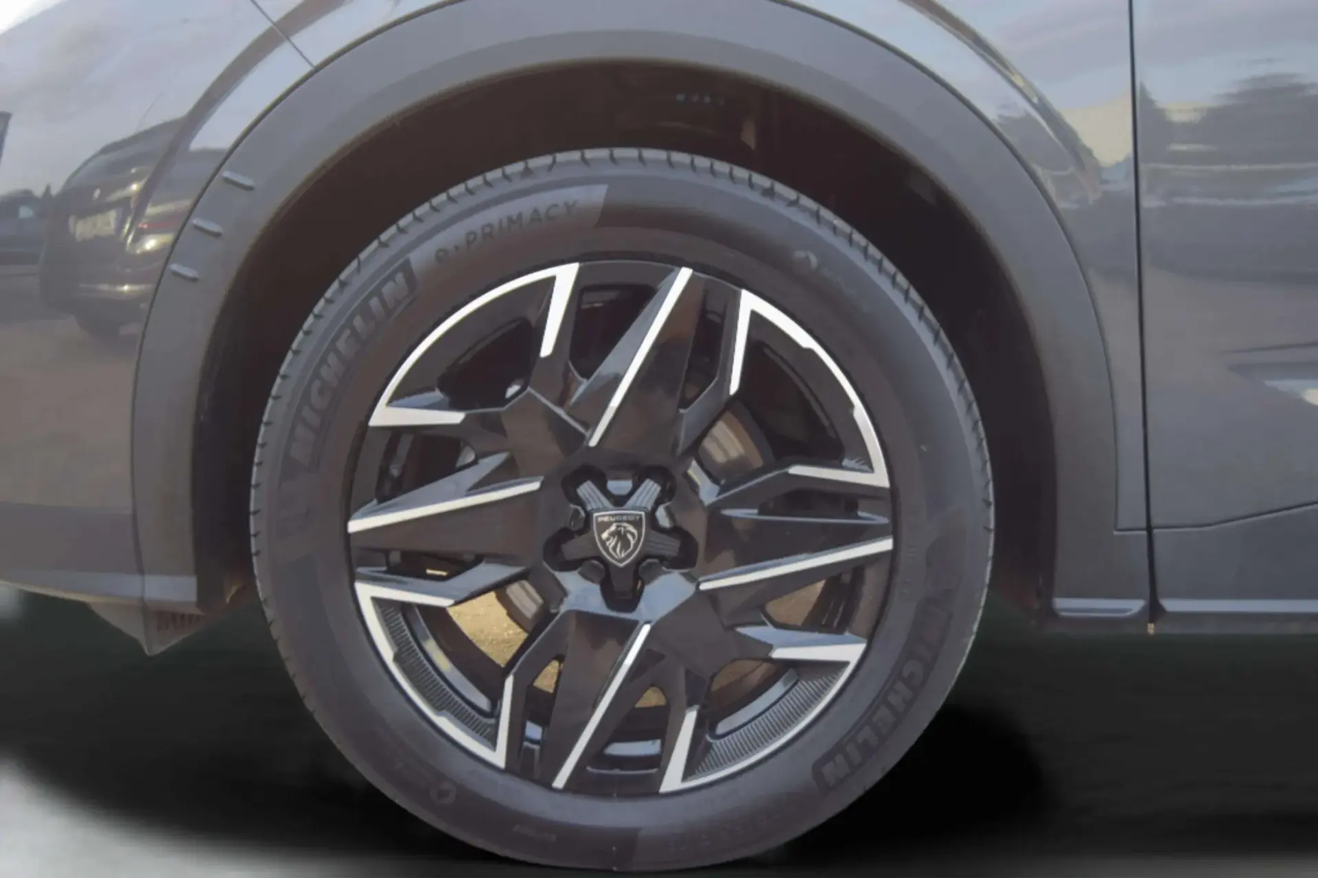 Peugeot 3008 1.2 Hybrid Allure e-DCS6 8
