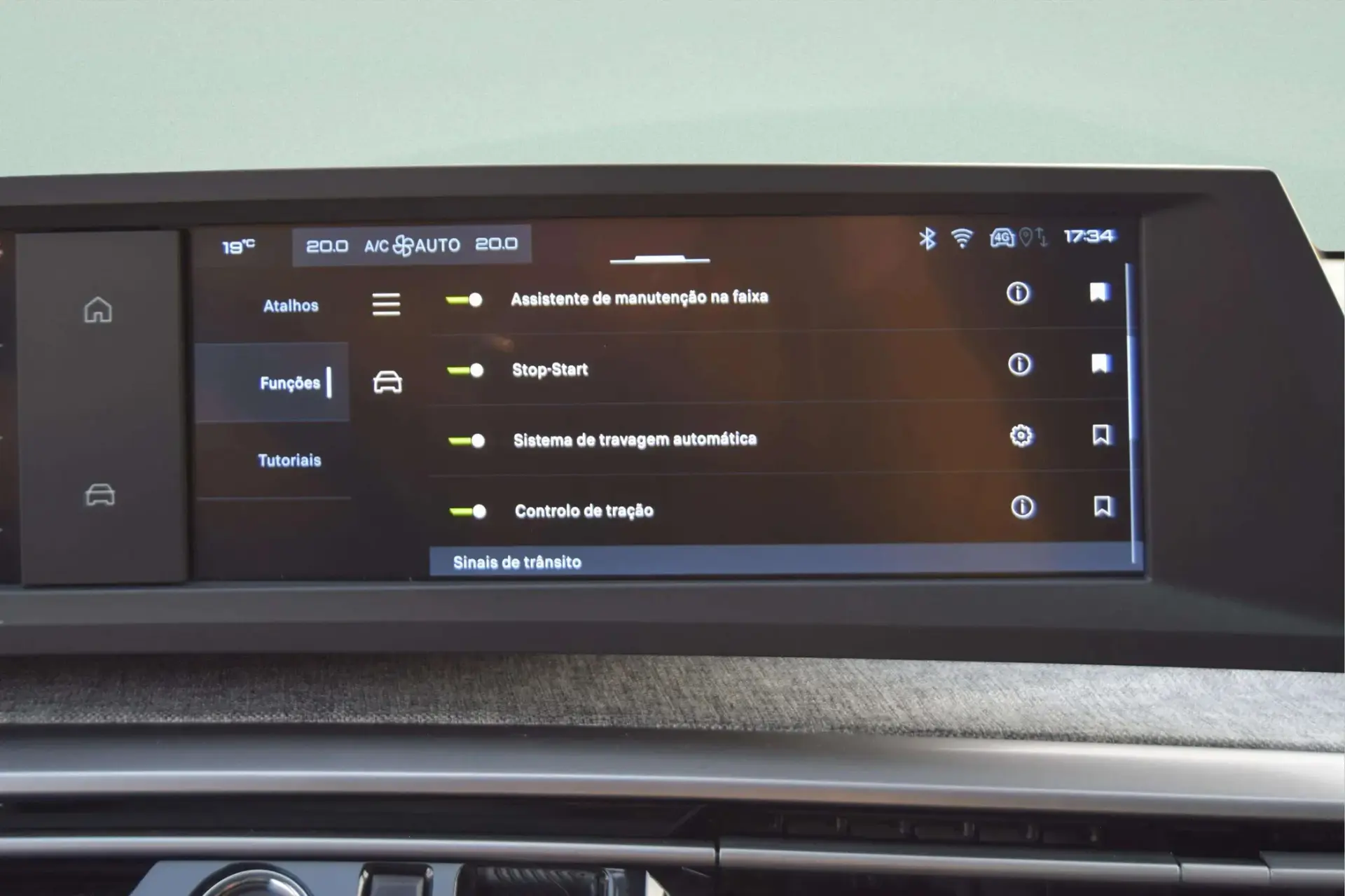 Peugeot 3008 1.2 Hybrid Allure e-DCS6 22