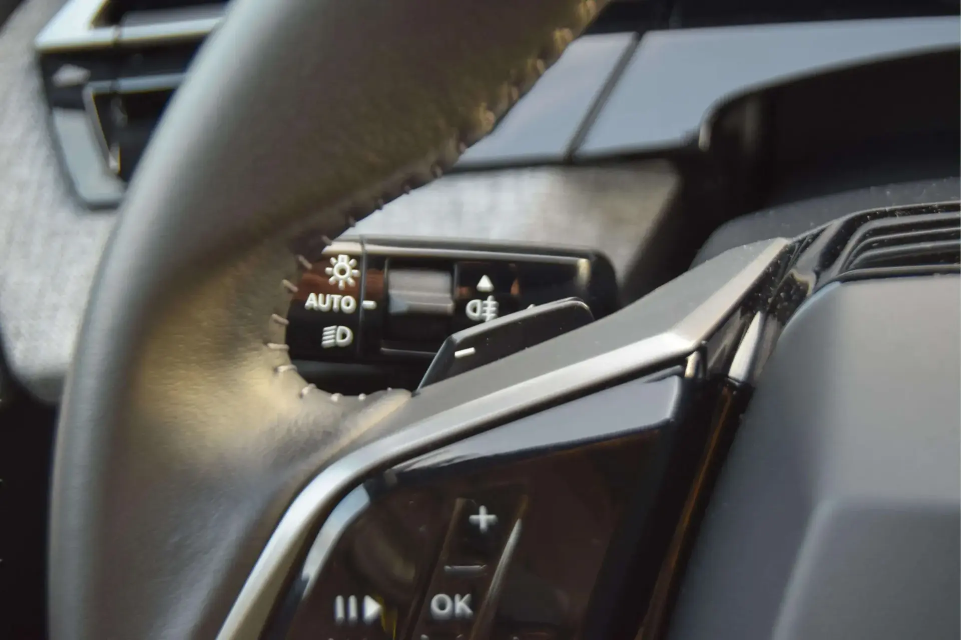 Peugeot 3008 1.2 Hybrid Allure e-DCS6 31