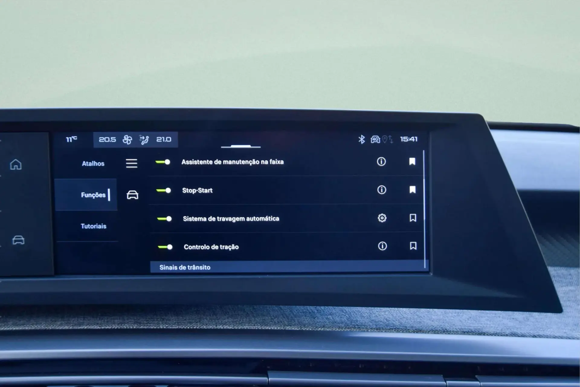 Peugeot 3008 1.2 Hybrid Allure e-DCS6 27