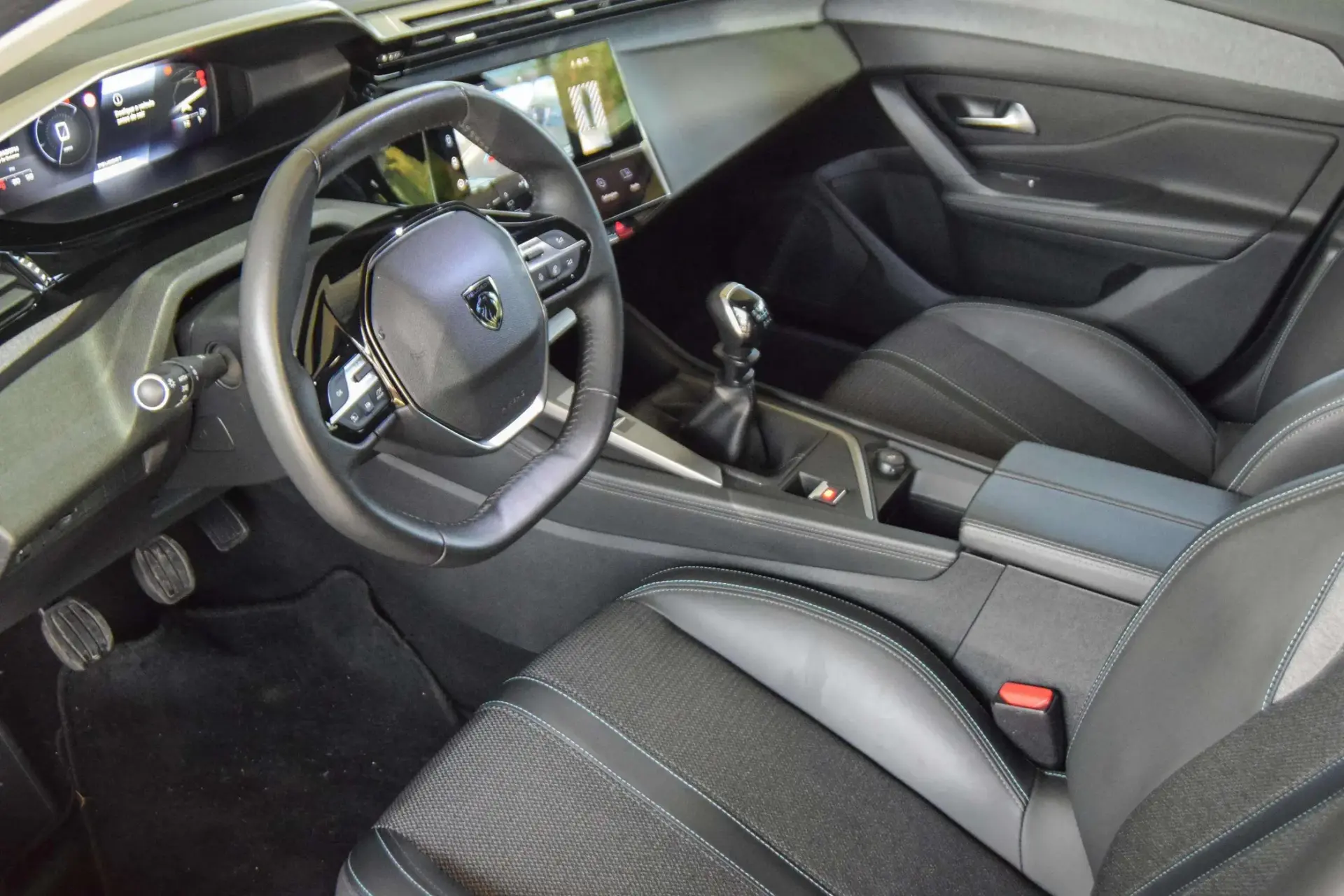 Peugeot 308 1.2 PureTech Allure Pack 7