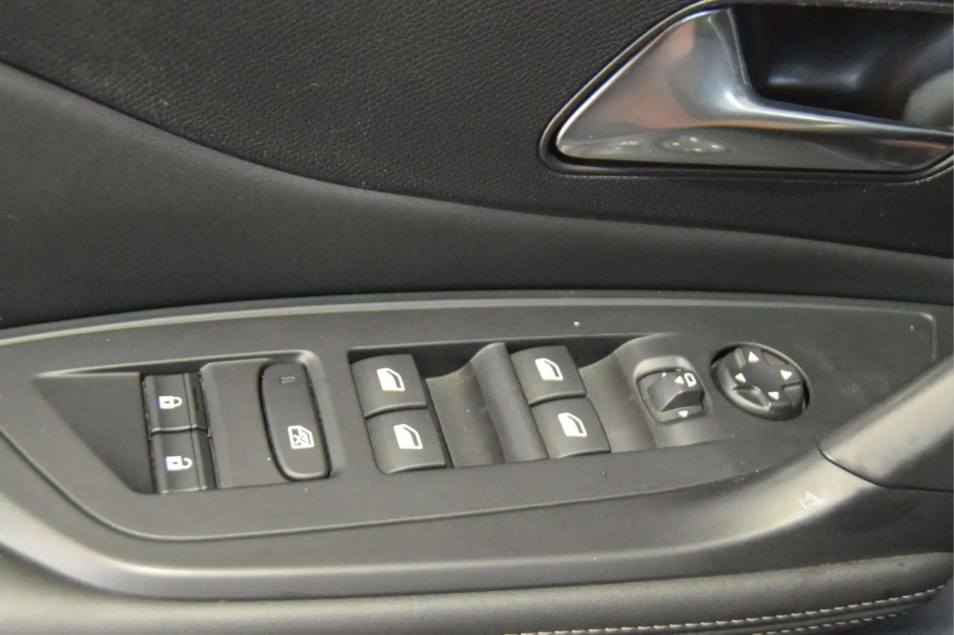 Peugeot 308 1.2 PureTech Allure Pack 10