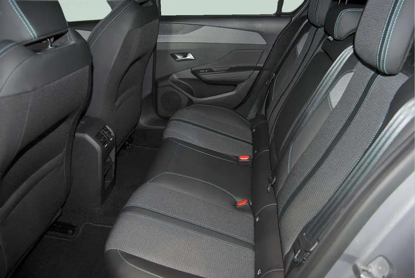 Peugeot 308 1.2 PureTech Allure 18
