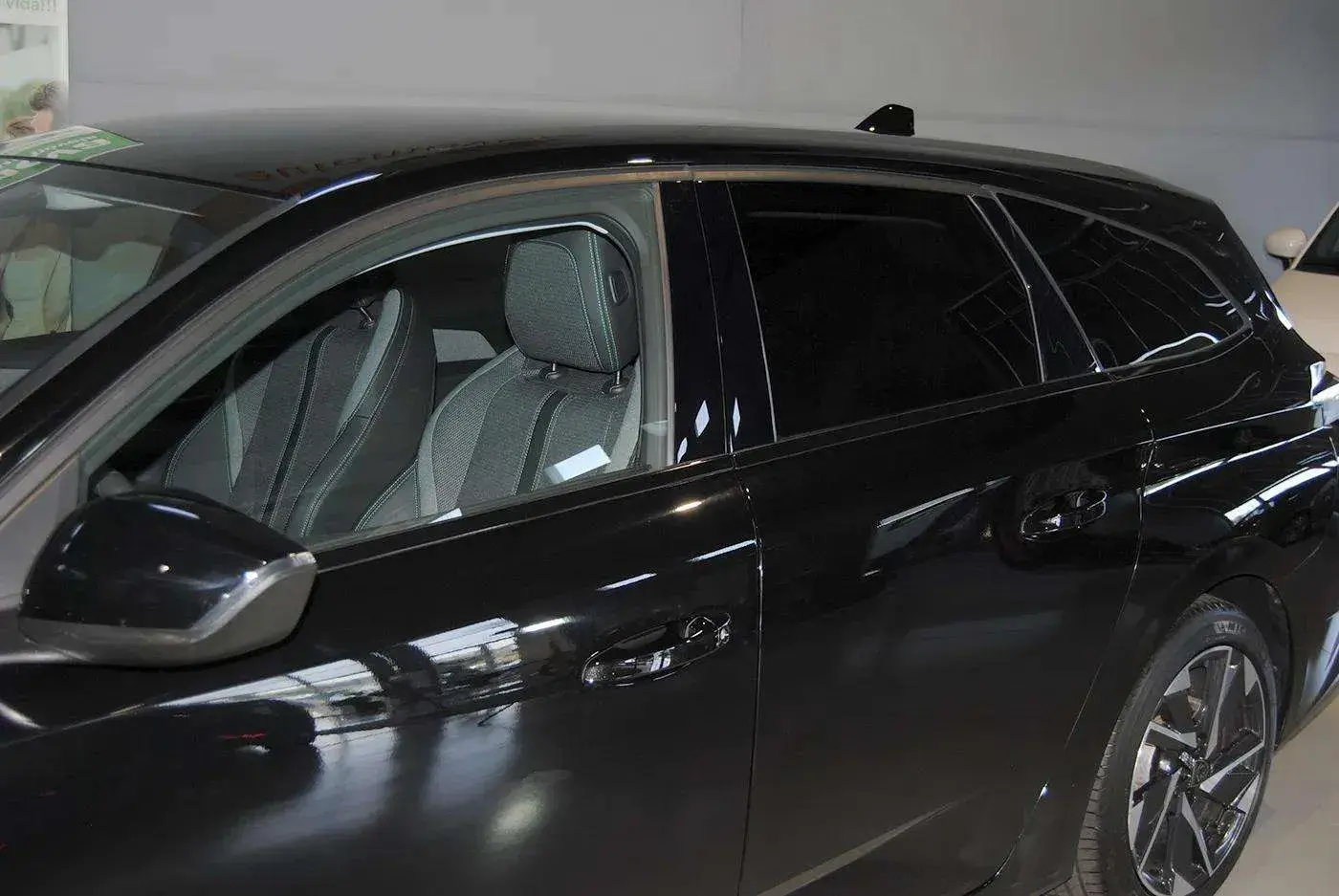 Peugeot 308 SW 1.5 BlueHDi Allure EAT8 11