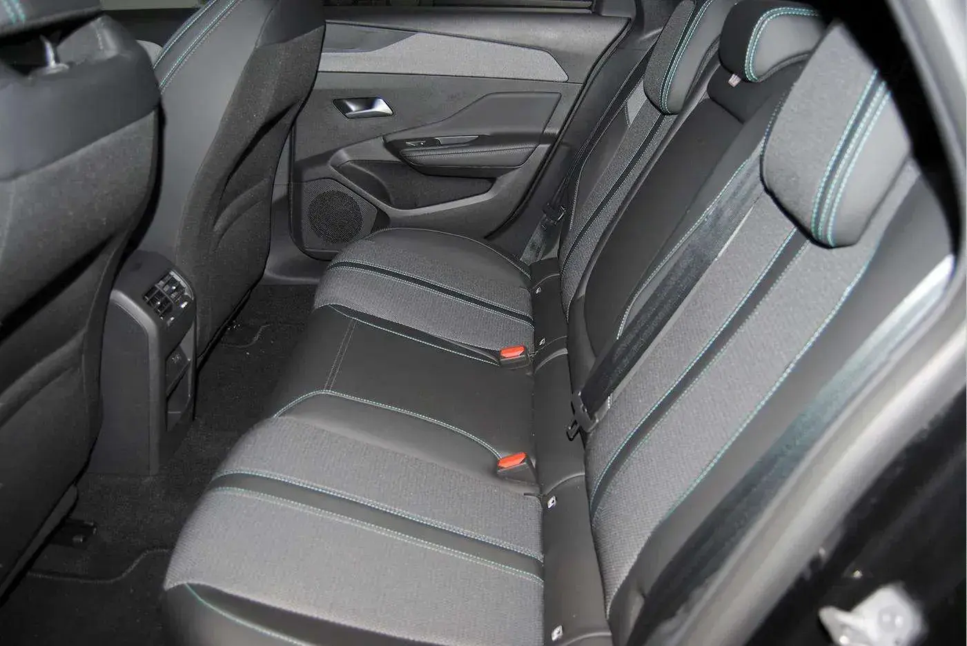 Peugeot 308 SW 1.5 BlueHDi Allure EAT8 16