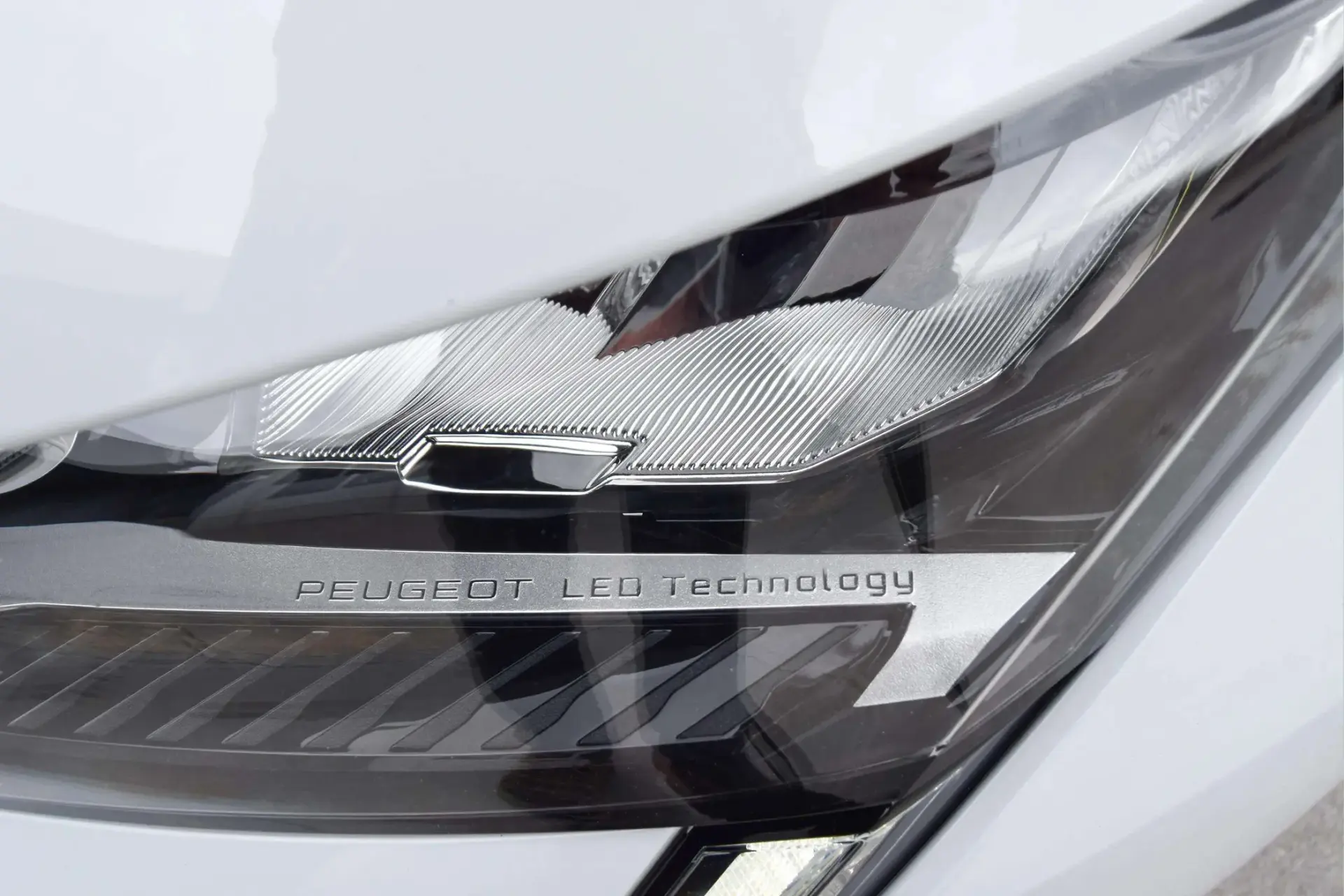 Peugeot 308 SW 1.2 HYBRID ALLURE eDCS6 9