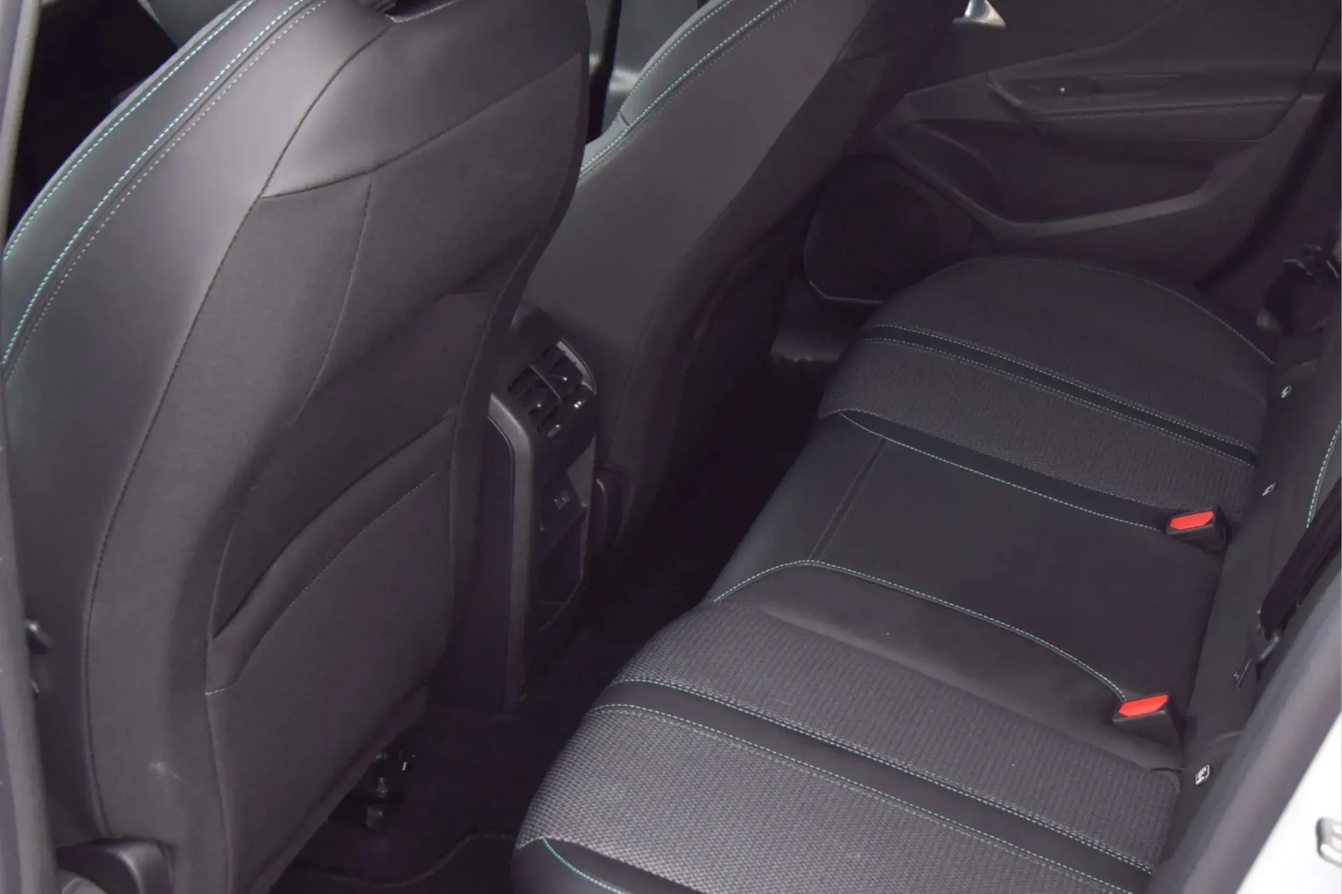 Peugeot 308 SW 1.2 HYBRID ALLURE eDCS6 17