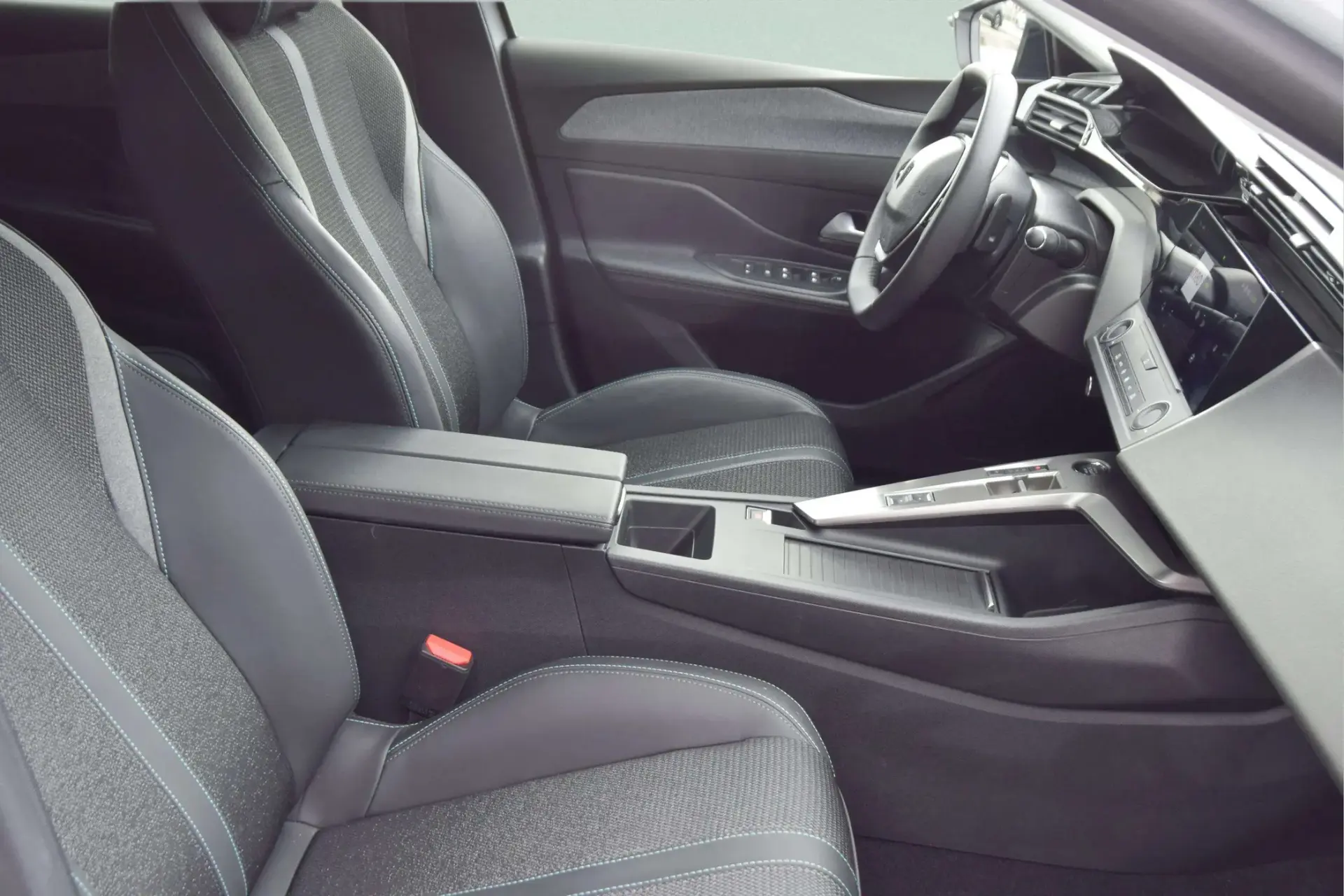 Peugeot 308 SW 1.2 HYBRID ALLURE eDCS6 18