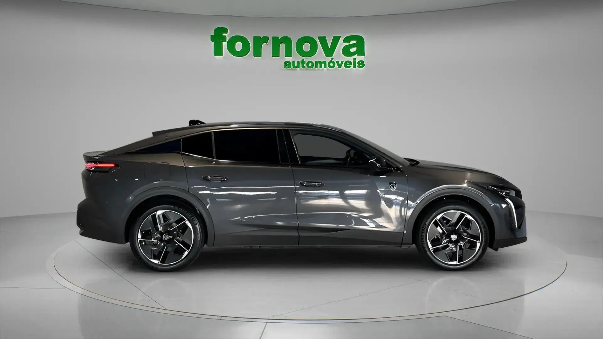 Peugeot 408 1.6 Hybrid GT e-EAT8 5