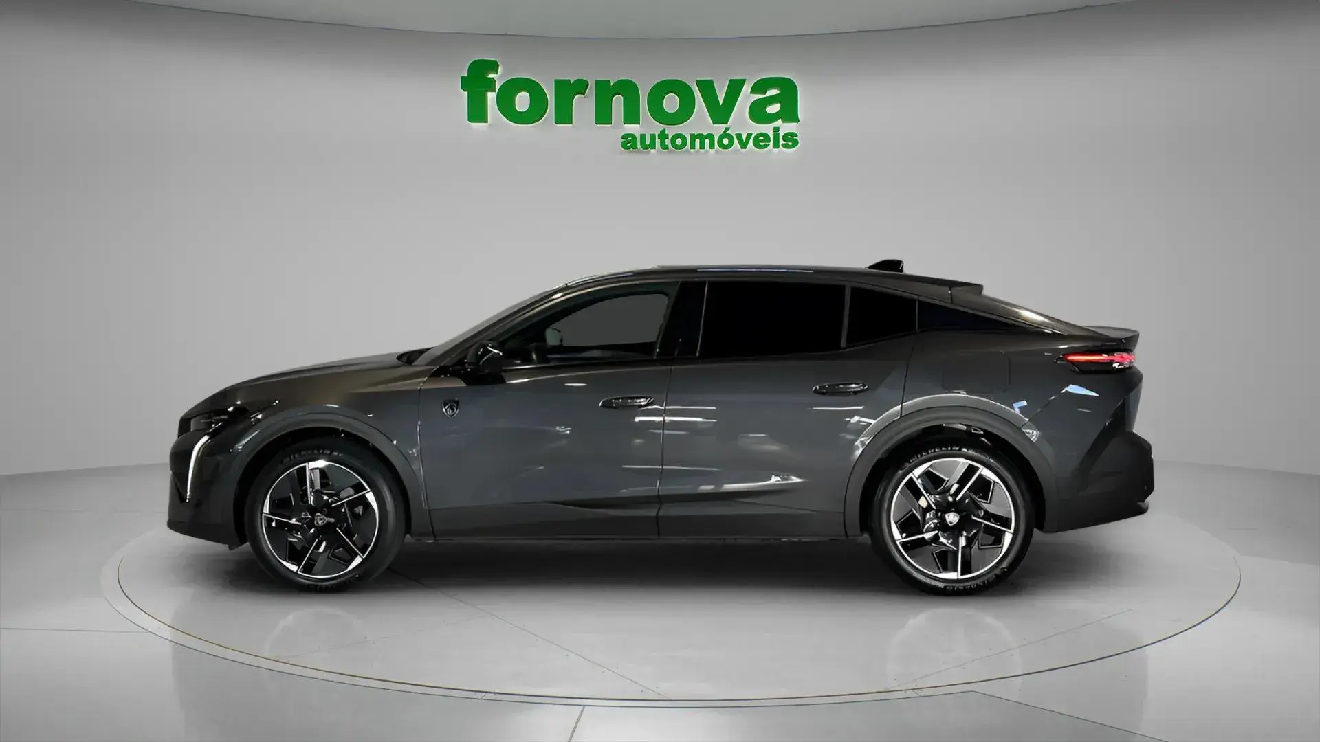 Peugeot 408 1.6 Hybrid GT e-EAT8 9