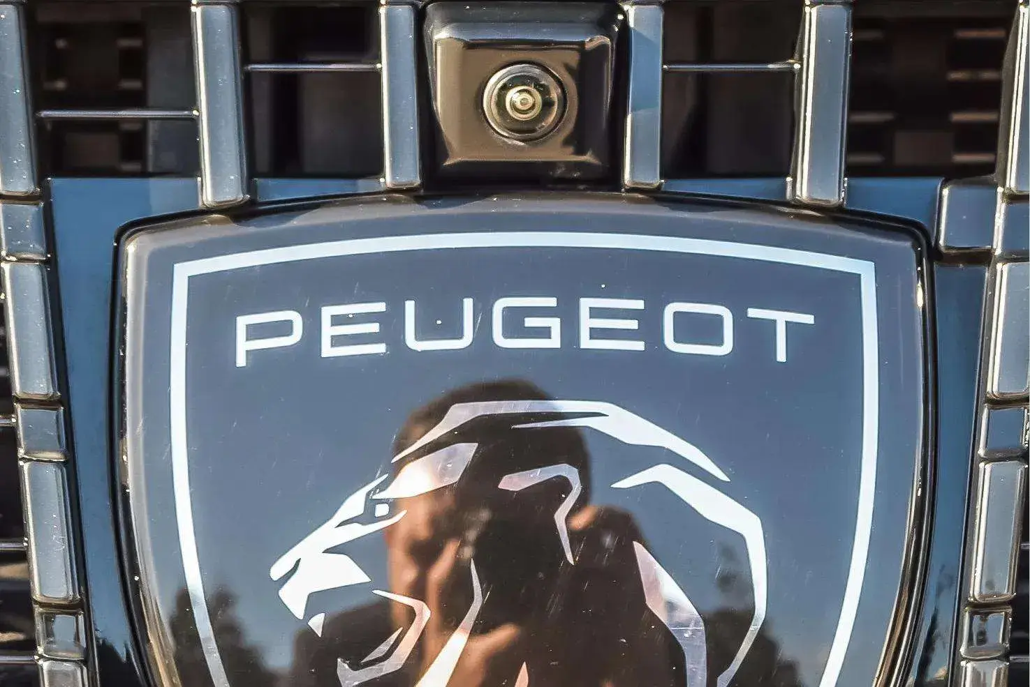 Peugeot 408 1.6 Hybrid GT e-EAT8 16