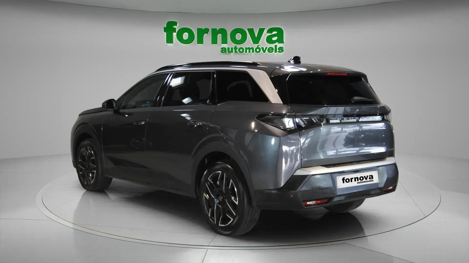 Peugeot 5008 1.2 Hybrid Allure e-DCS6 8